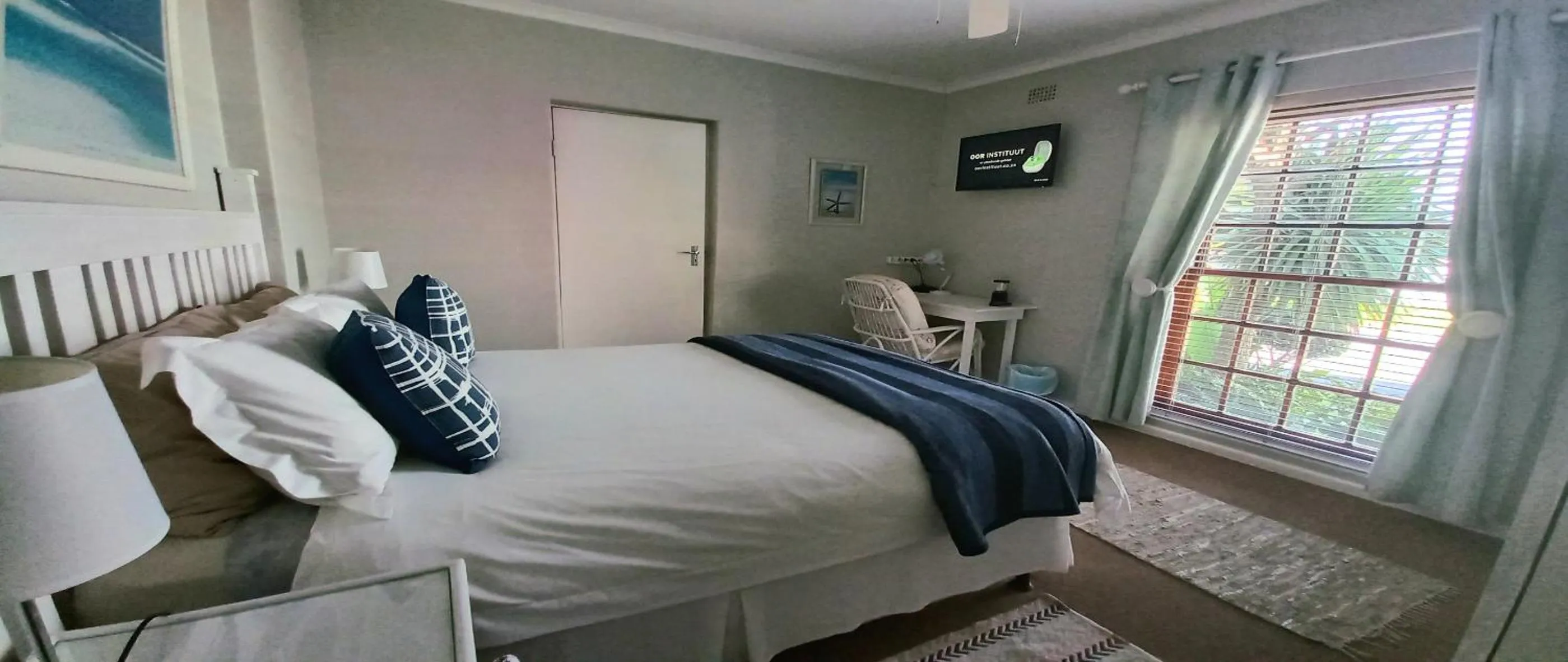 Bed in Dolphin Inn Blouberg