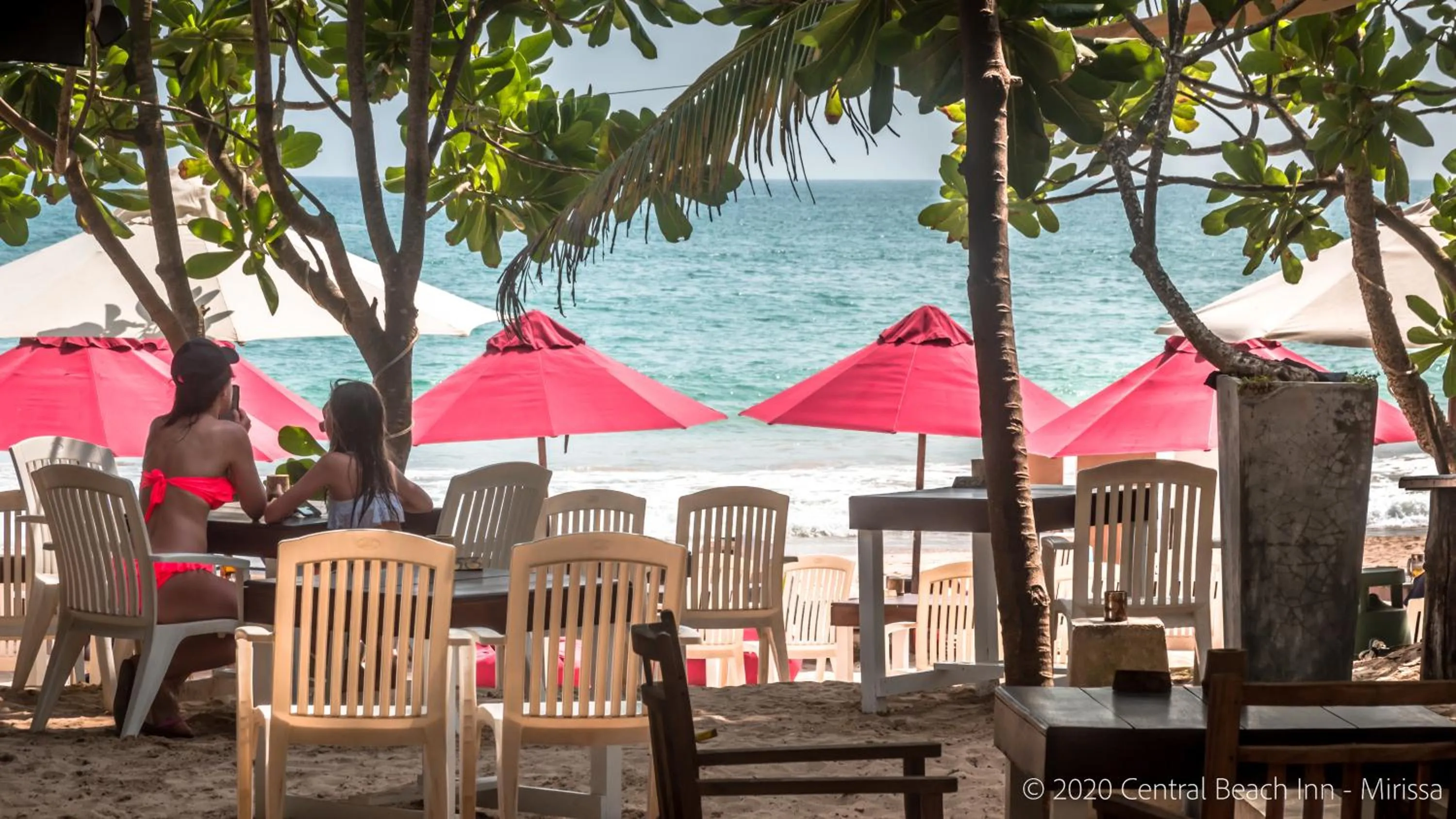 Restaurant/places to eat in Central Beach Inn