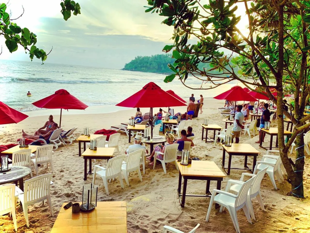 Restaurant/places to eat in Central Beach Inn