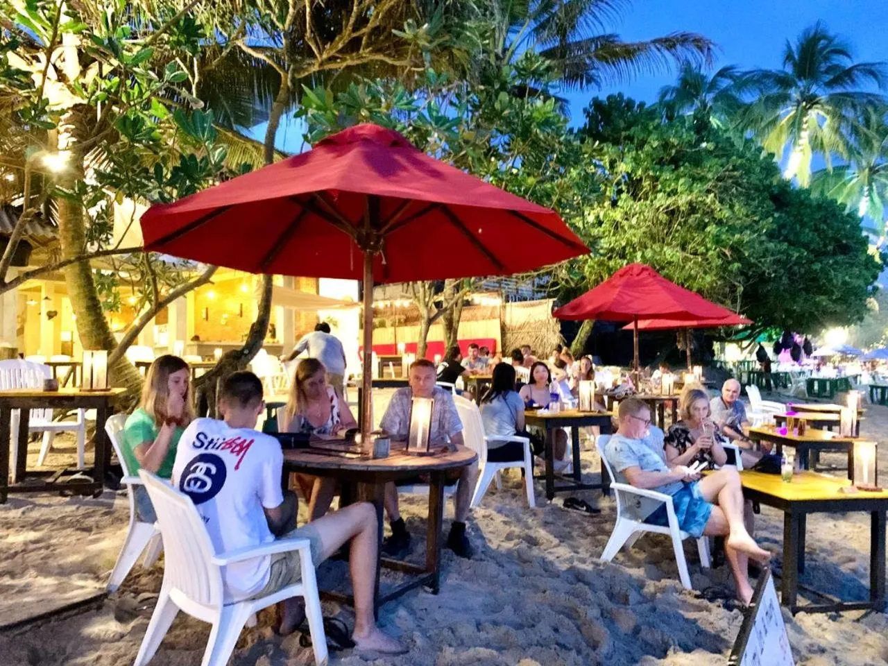 Restaurant/places to eat in Central Beach Inn