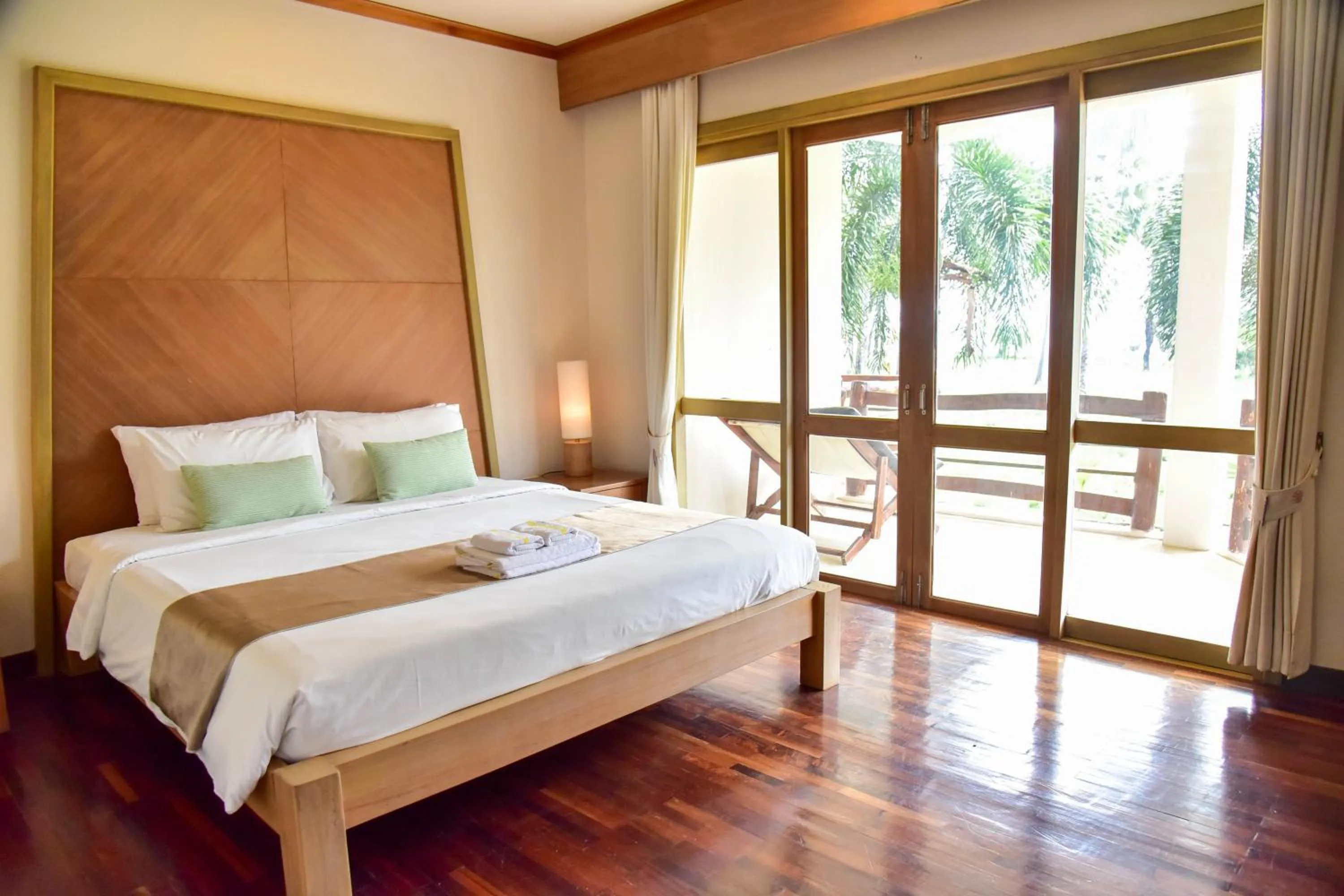 Bedroom, Bed in Tanaosri Resort Pranburi