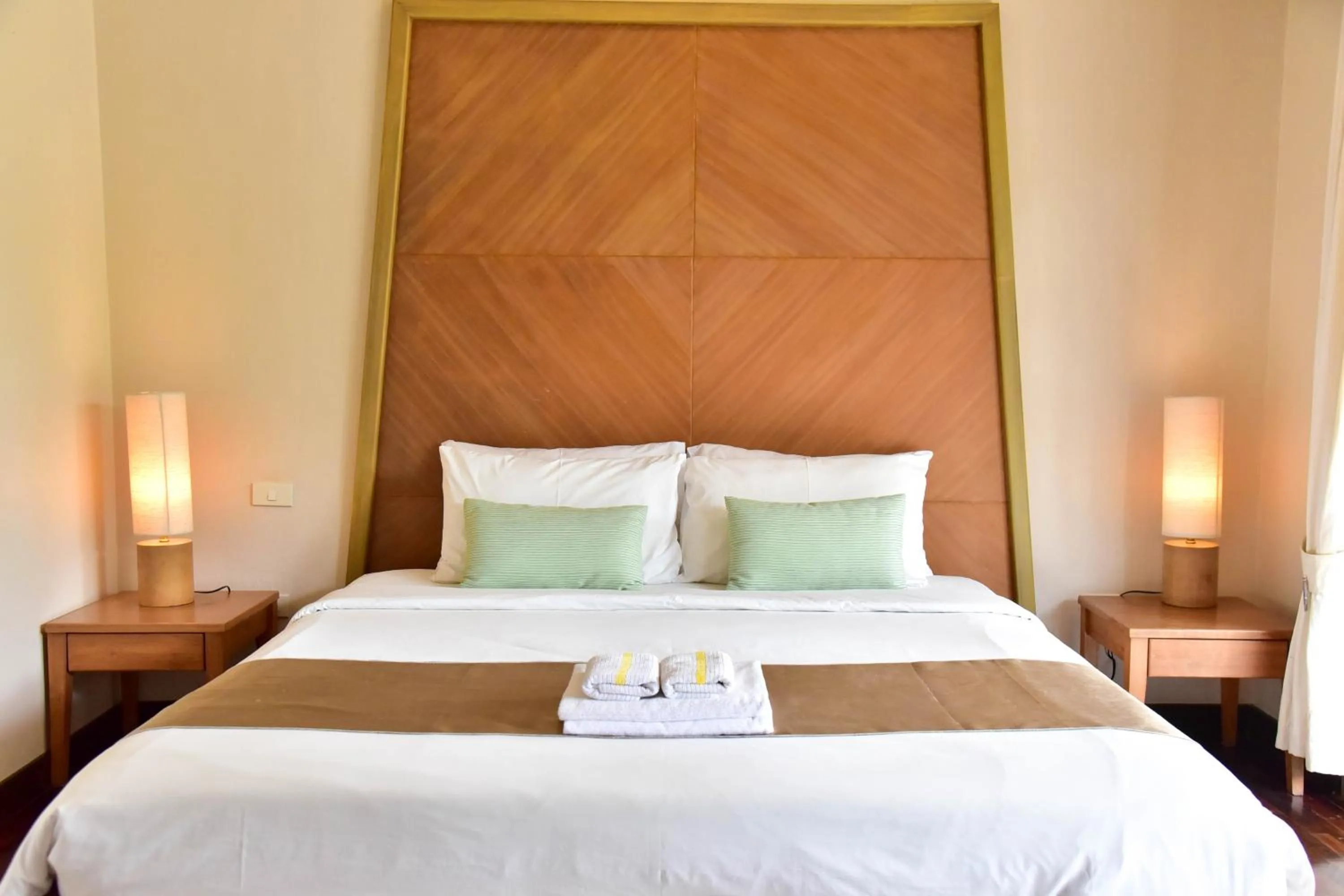 Bedroom, Bed in Tanaosri Resort Pranburi