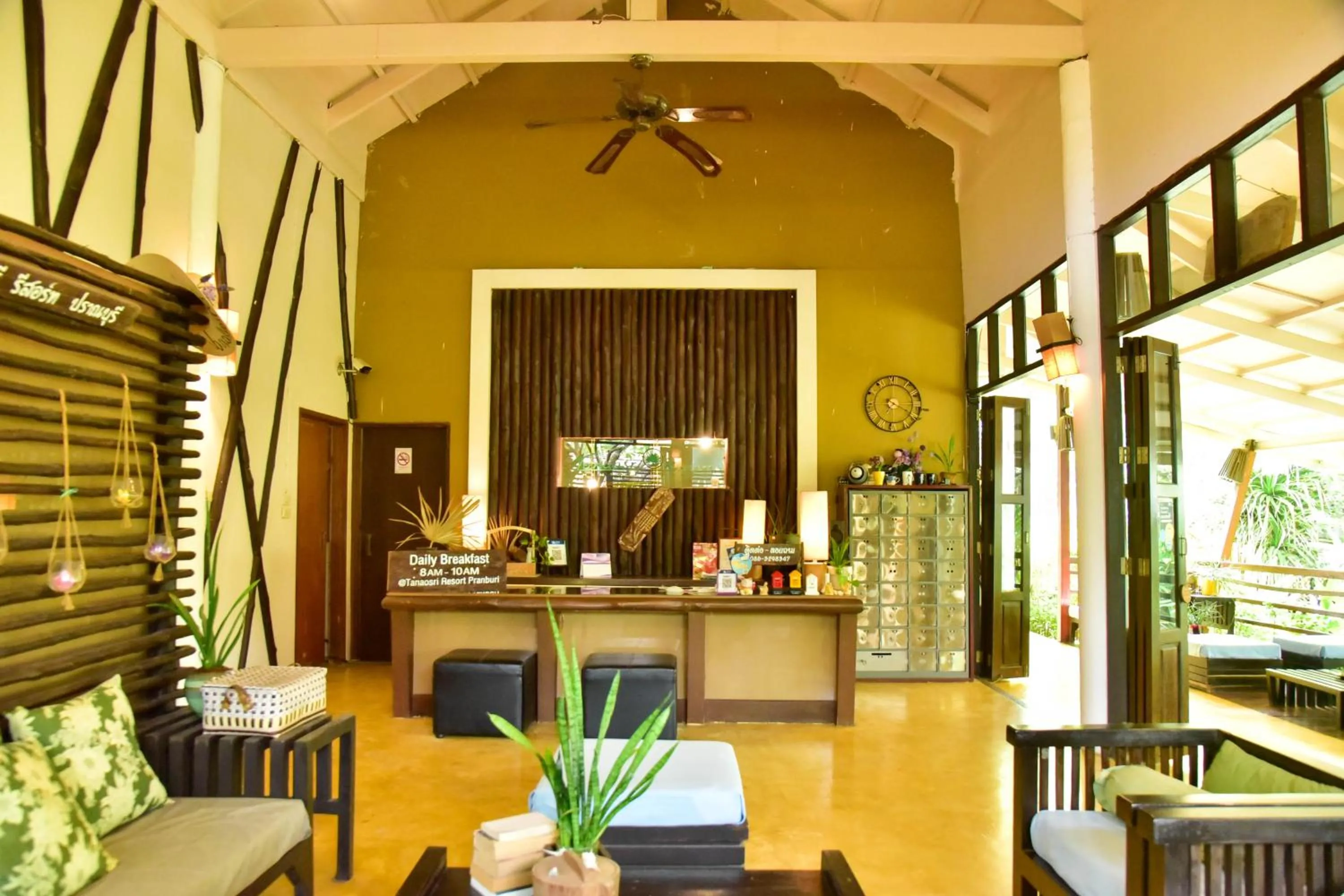 Lobby or reception in Tanaosri Resort Pranburi