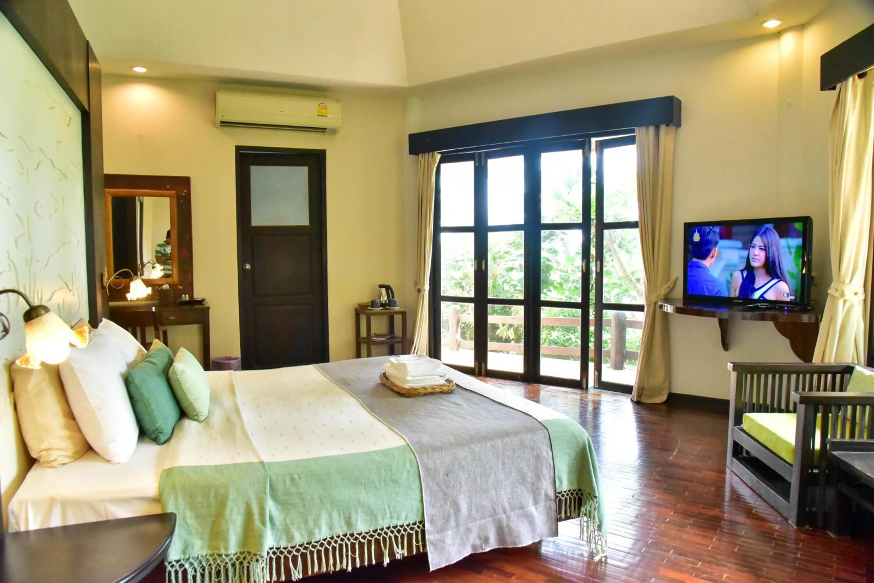 Bedroom, Bed in Tanaosri Resort Pranburi