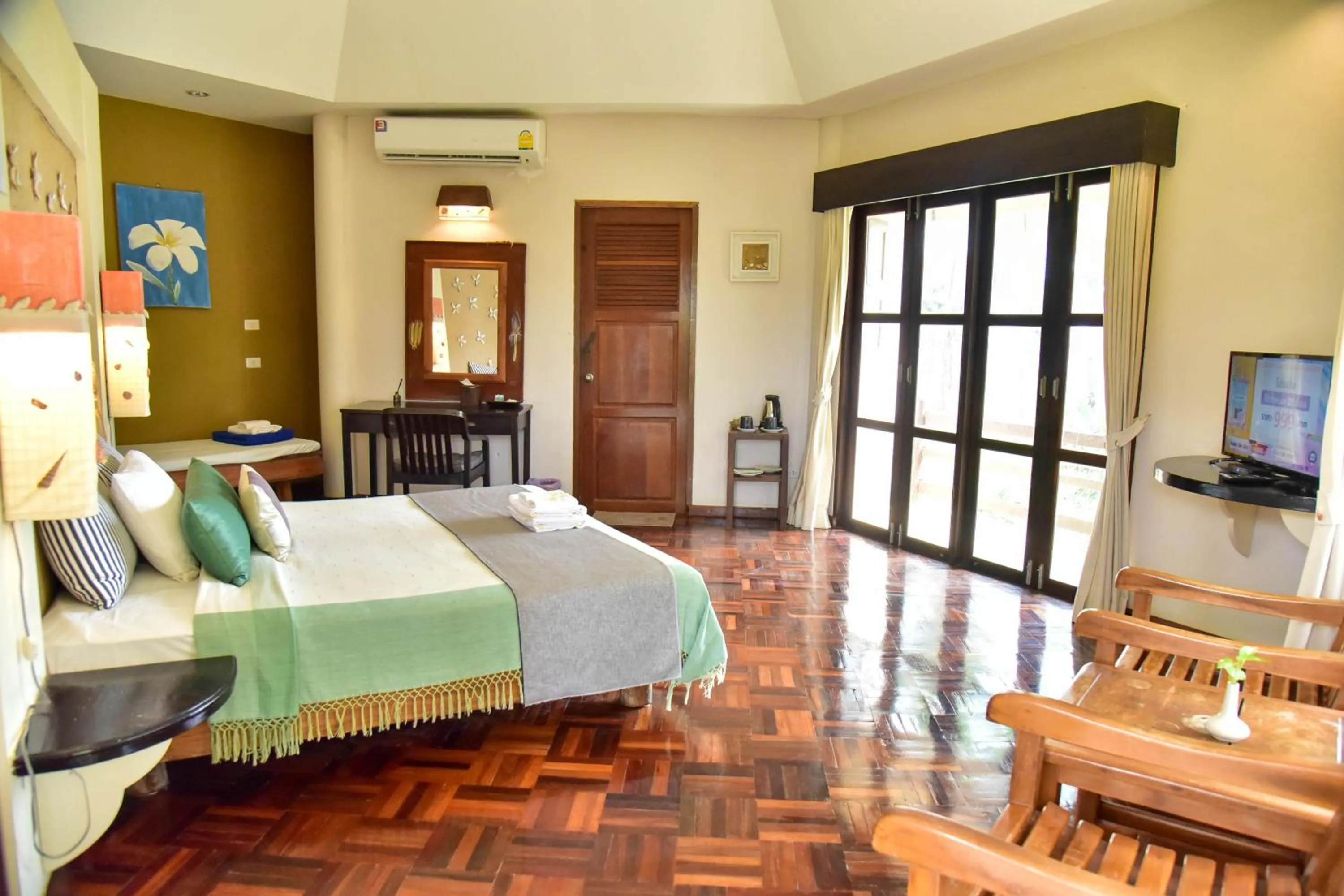 Bedroom, Bed in Tanaosri Resort Pranburi