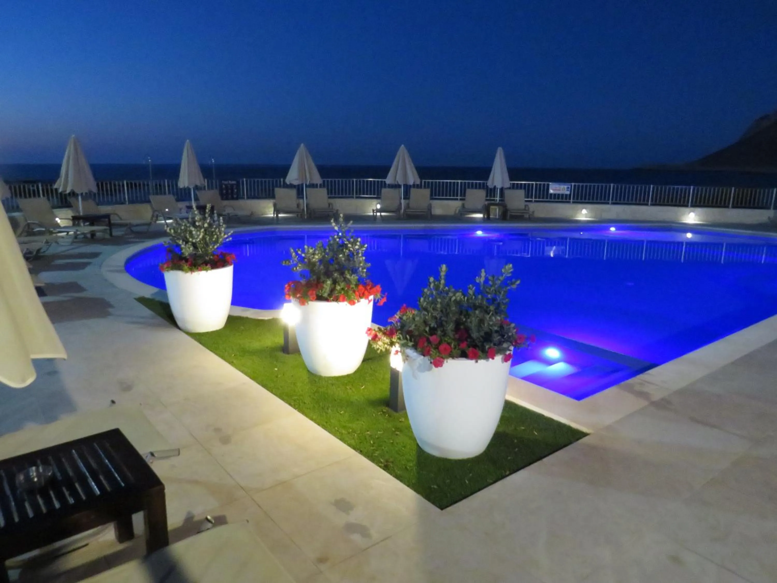 Swimming pool in Blue Beach Villas Apartments