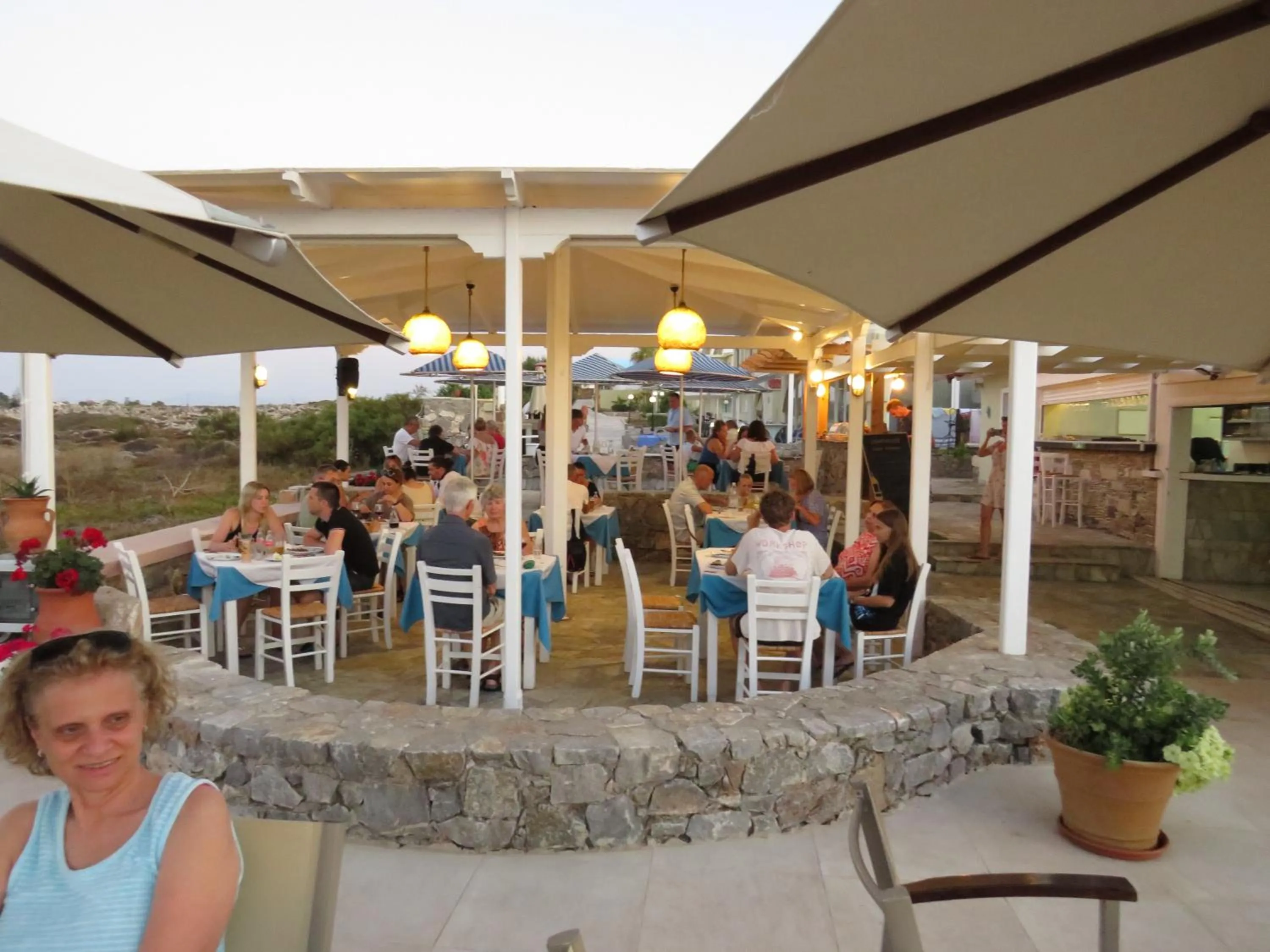 Restaurant/places to eat in Blue Beach Villas Apartments