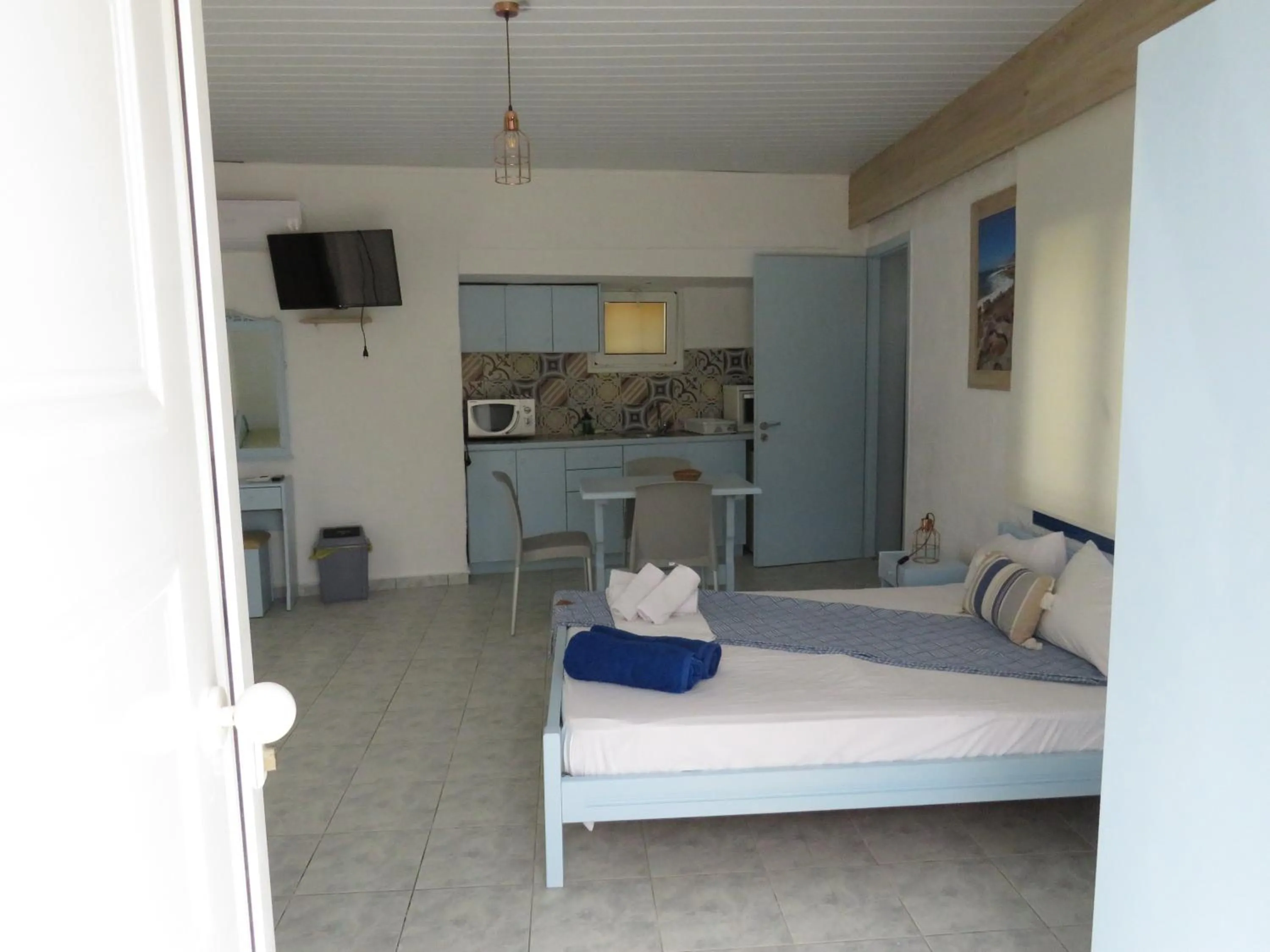 Bedroom, Bed in Blue Beach Villas Apartments