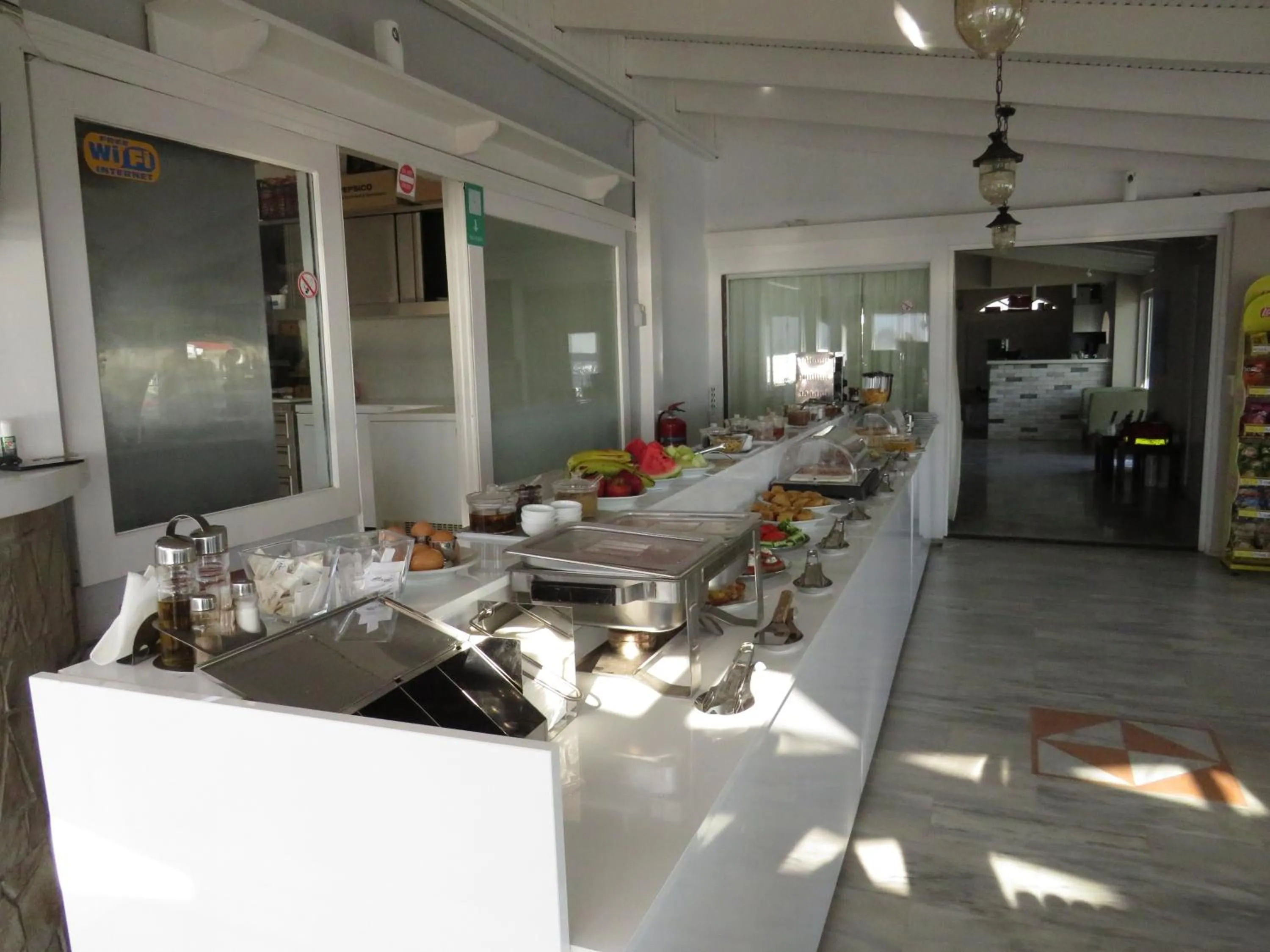 Restaurant/places to eat in Blue Beach Villas Apartments