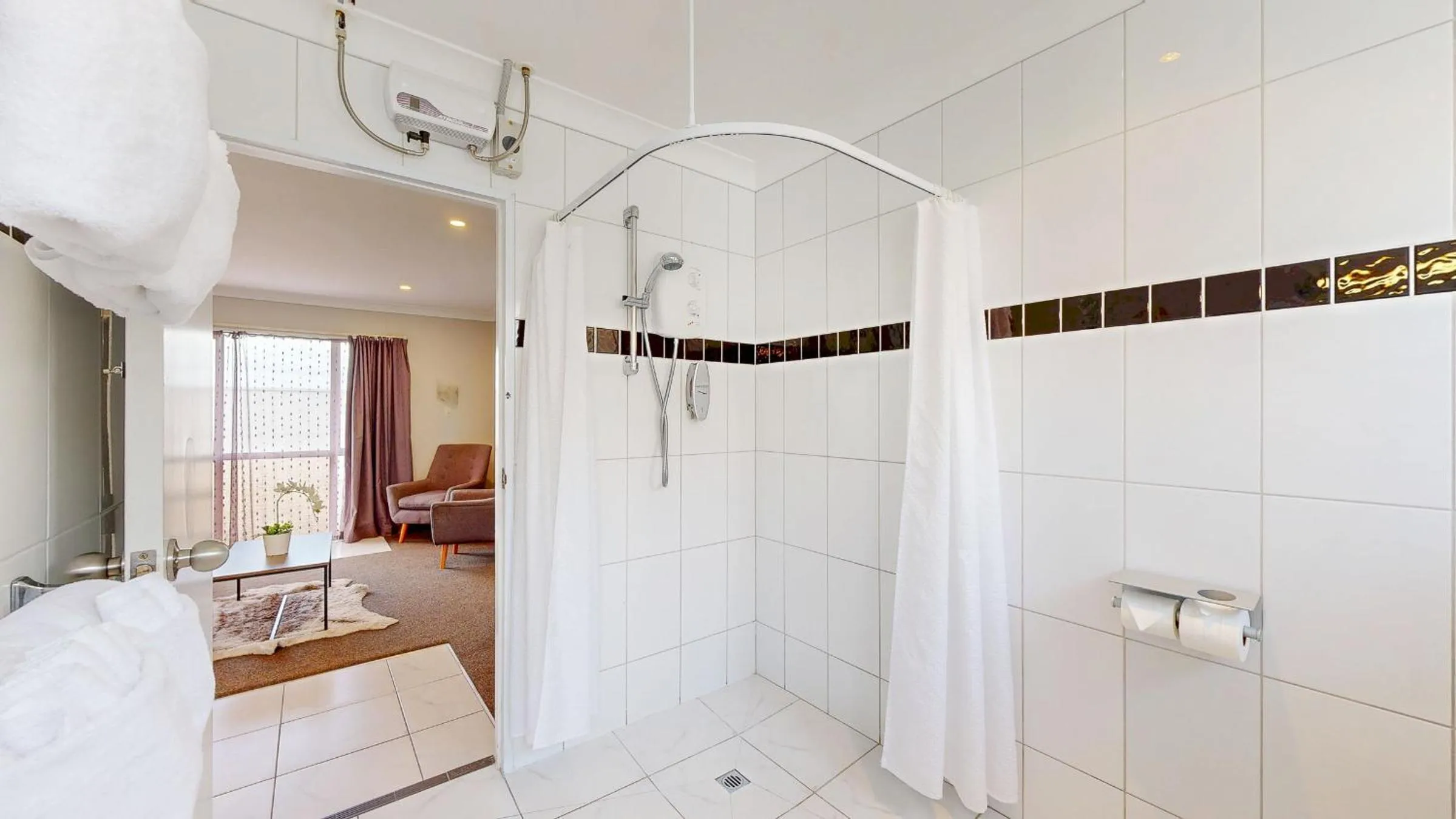 Shower in Albatross Motel