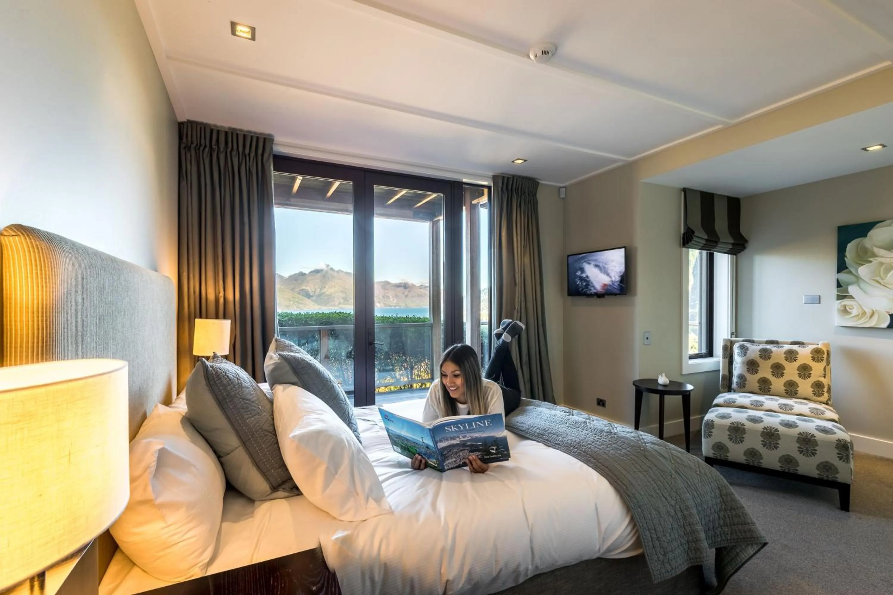 Bed in Commonage Grand Villa 3 Bedroom