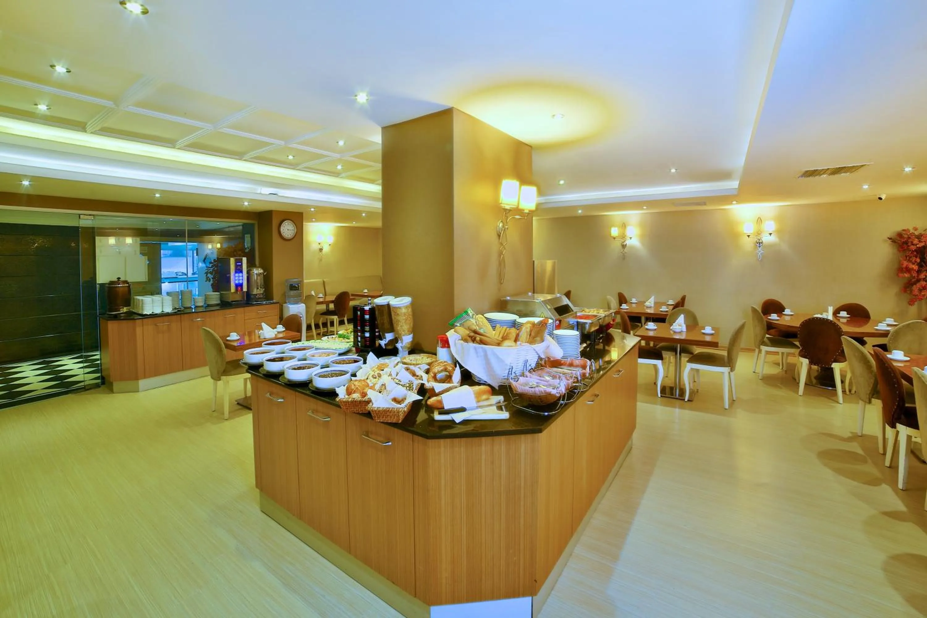 Buffet breakfast in Hotel Grand Emin