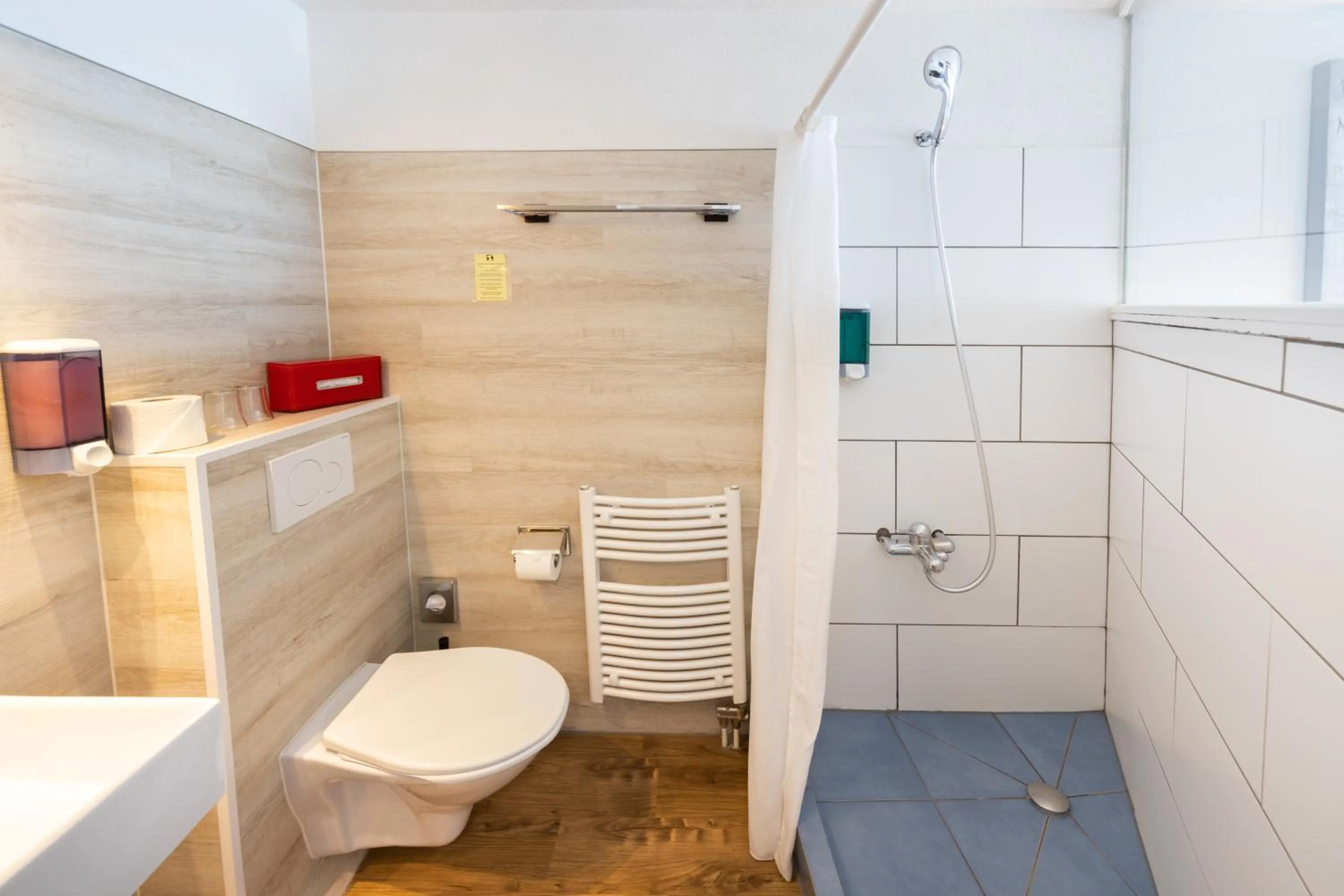 Shower in Strandhotel Seeblick