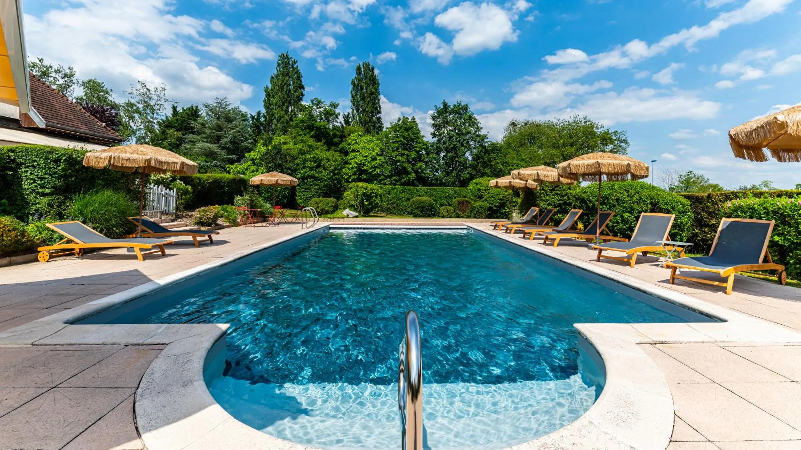 Swimming pool in Logis Hostellerie D'Aussois