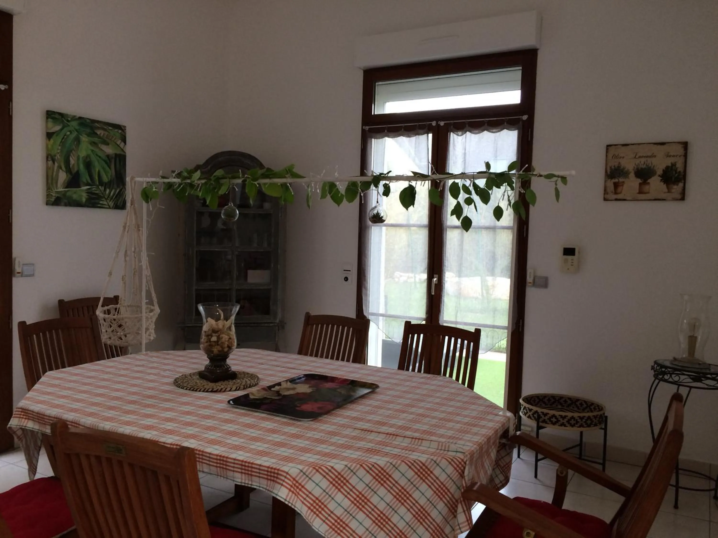 Dining area in CoTTAGE LA VILLA BOLERO