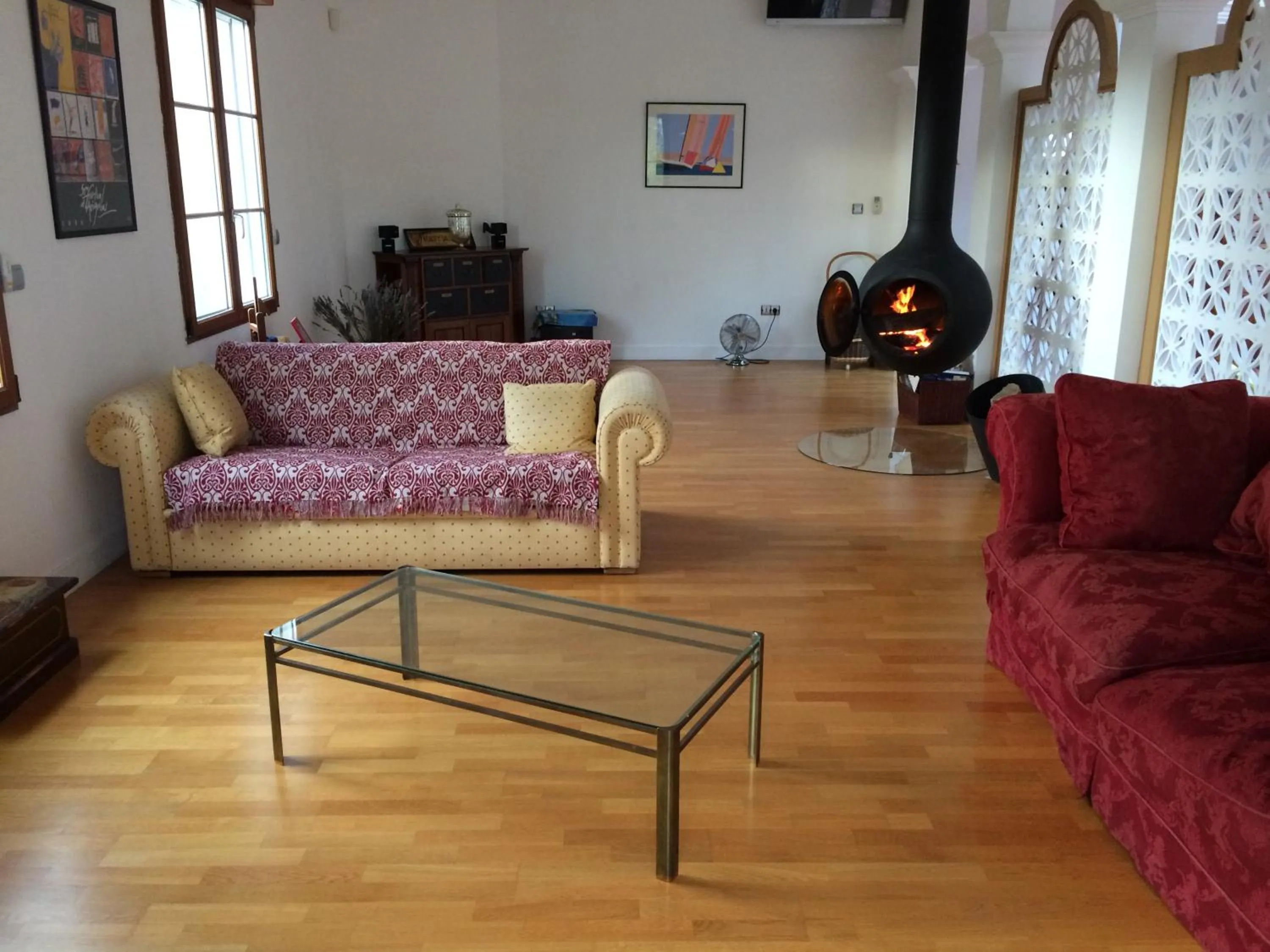 Communal lounge/ TV room in CoTTAGE LA VILLA BOLERO