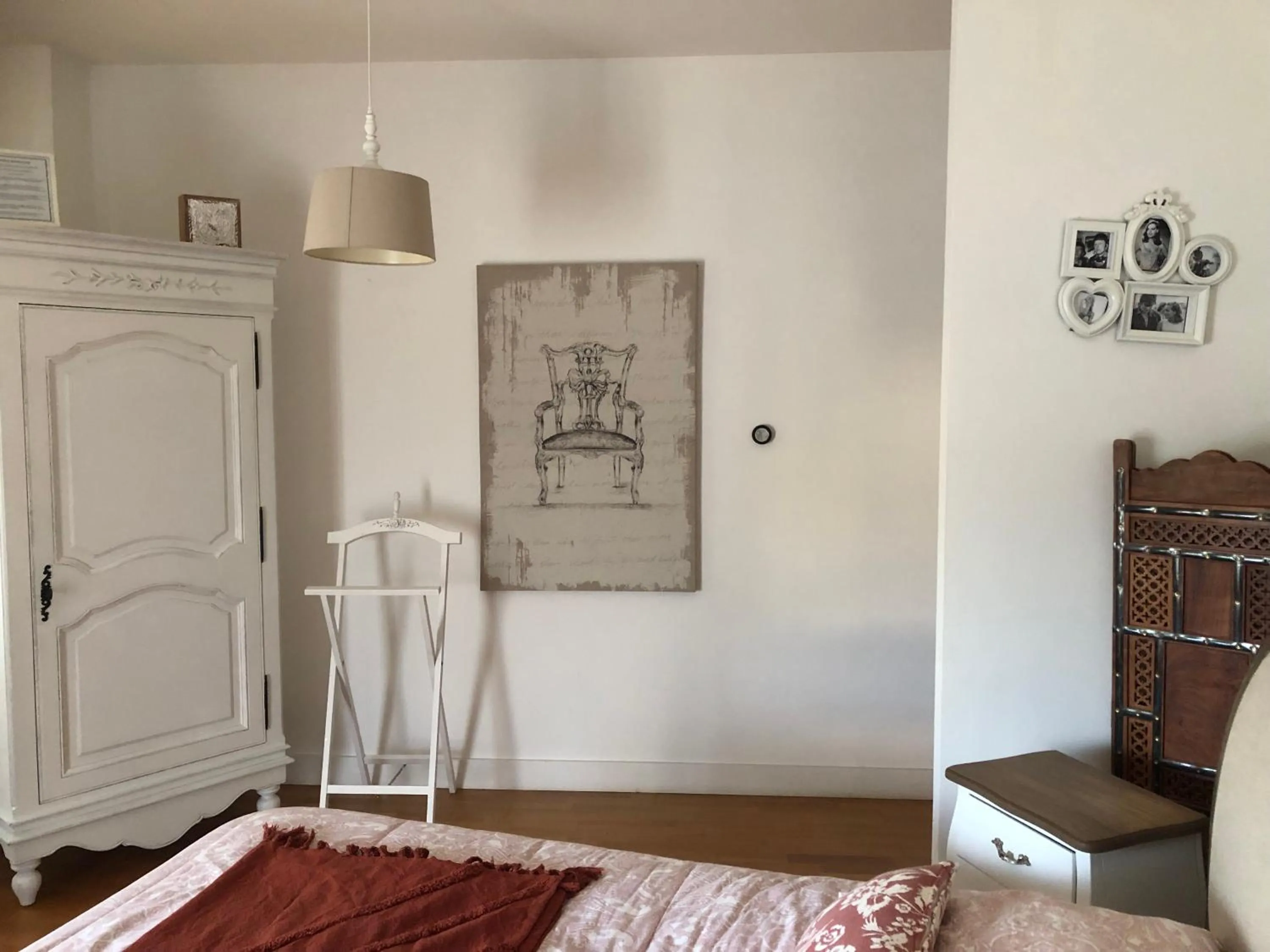 wardrobe in CoTTAGE LA VILLA BOLERO