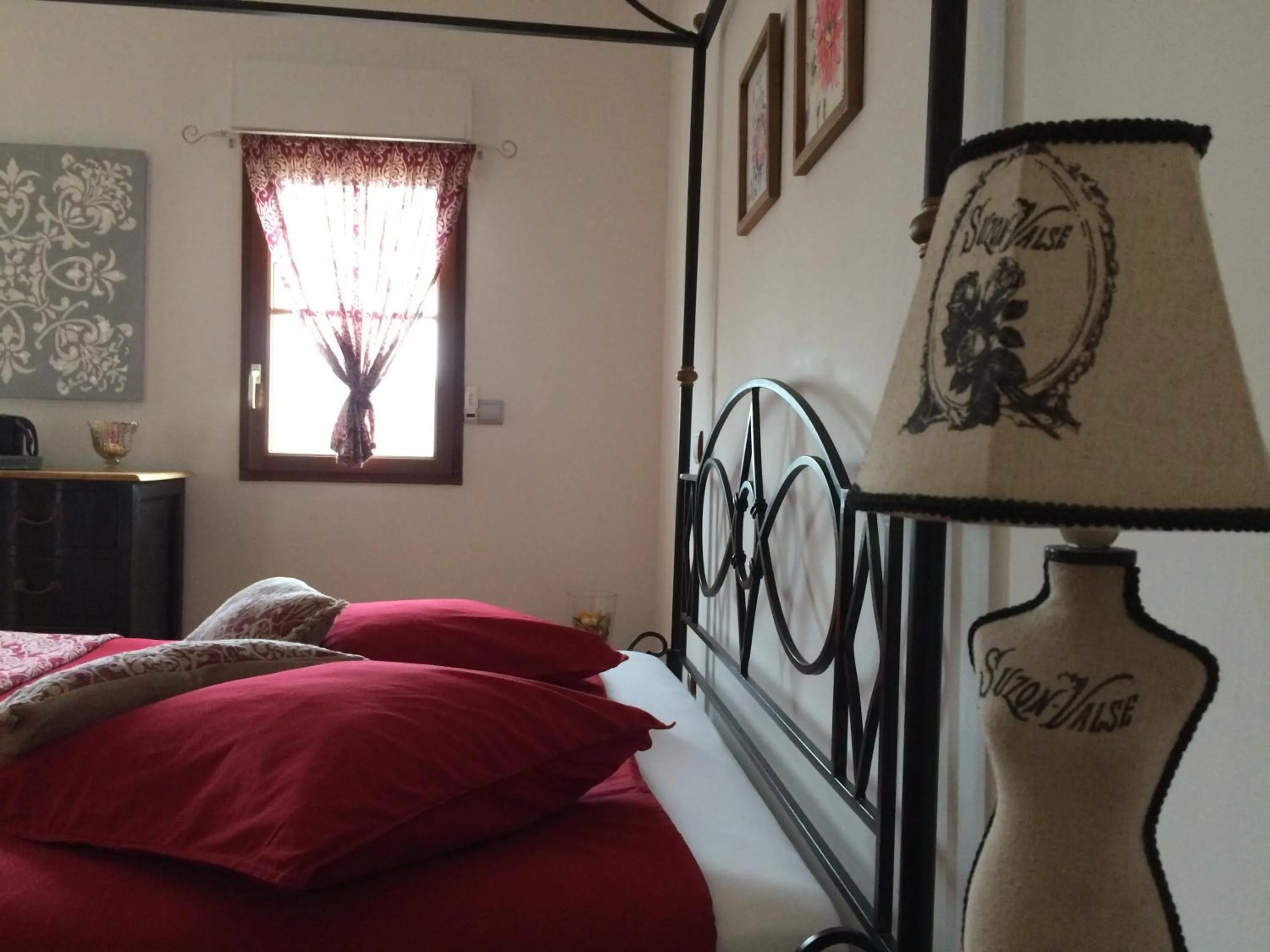Photo of the whole room, Bed in CoTTAGE LA VILLA BOLERO
