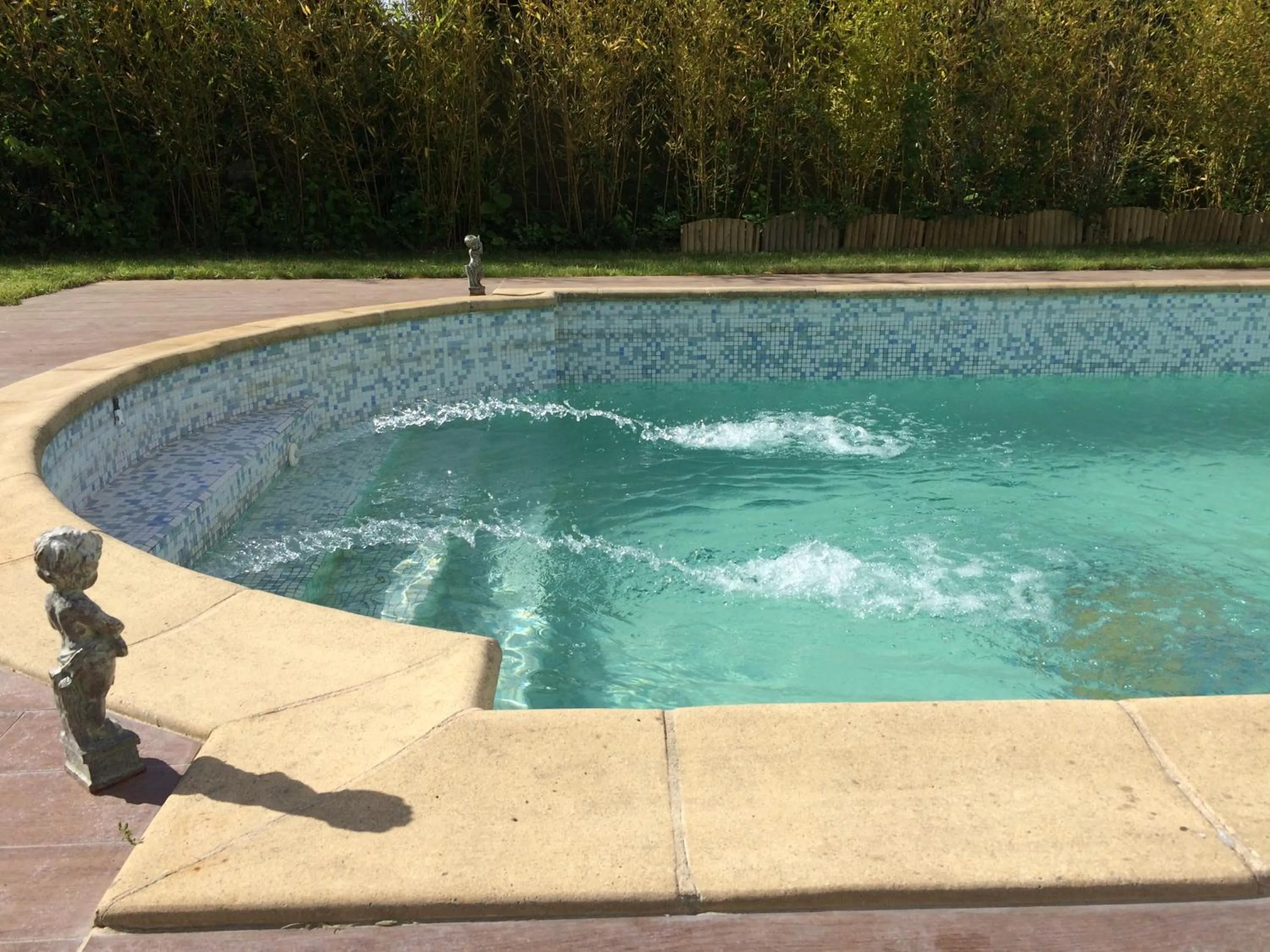 Swimming pool in CoTTAGE LA VILLA BOLERO