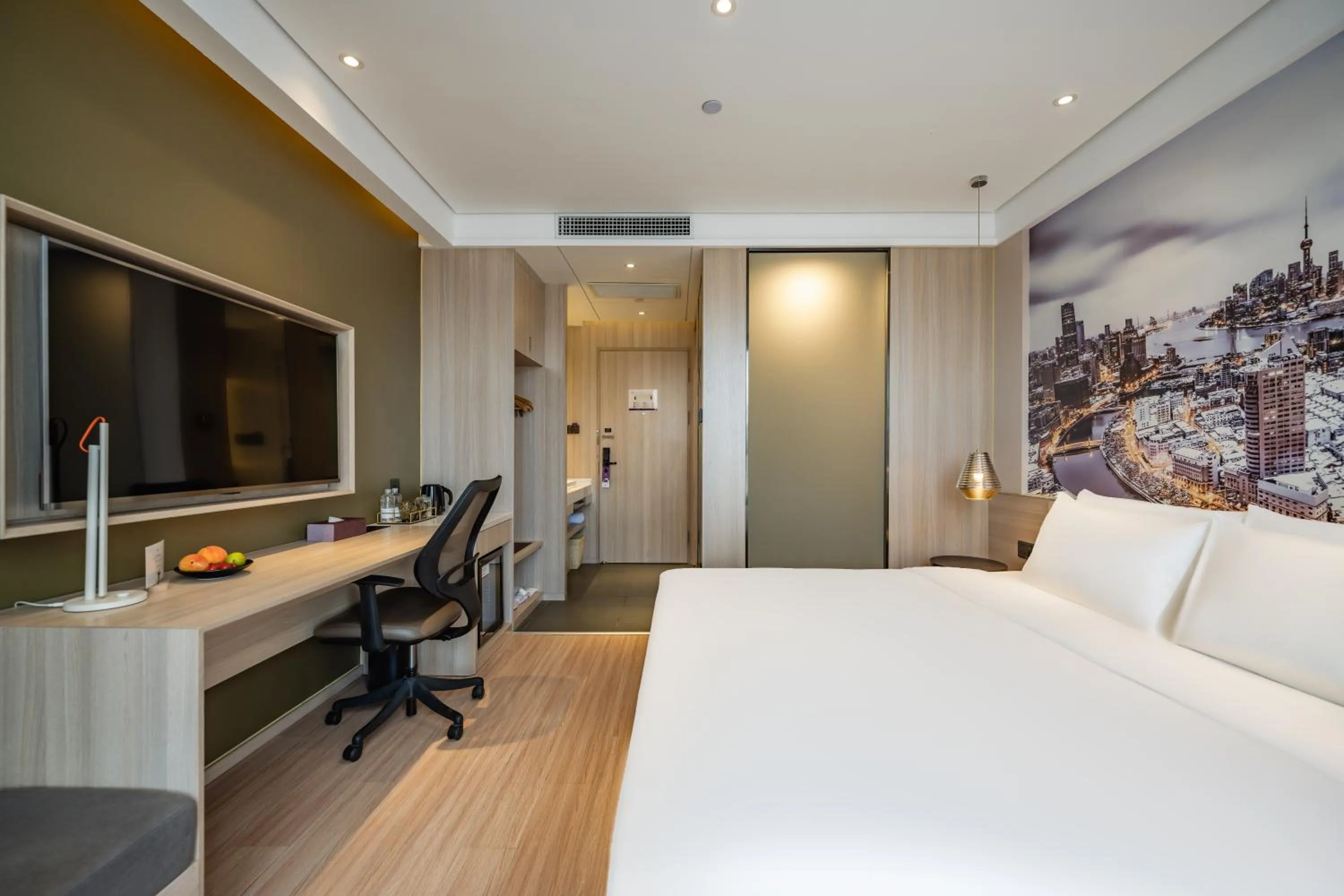 Photo of the whole room, Bed in Mercure Shanghai Pudong Zhangjiang Park