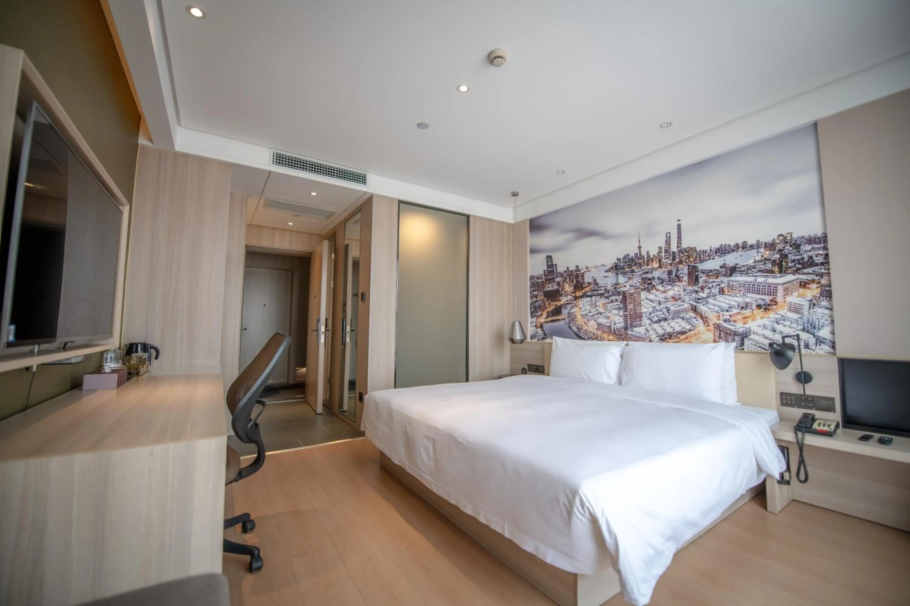 Photo of the whole room, Bed in Mercure Shanghai Pudong Zhangjiang Park