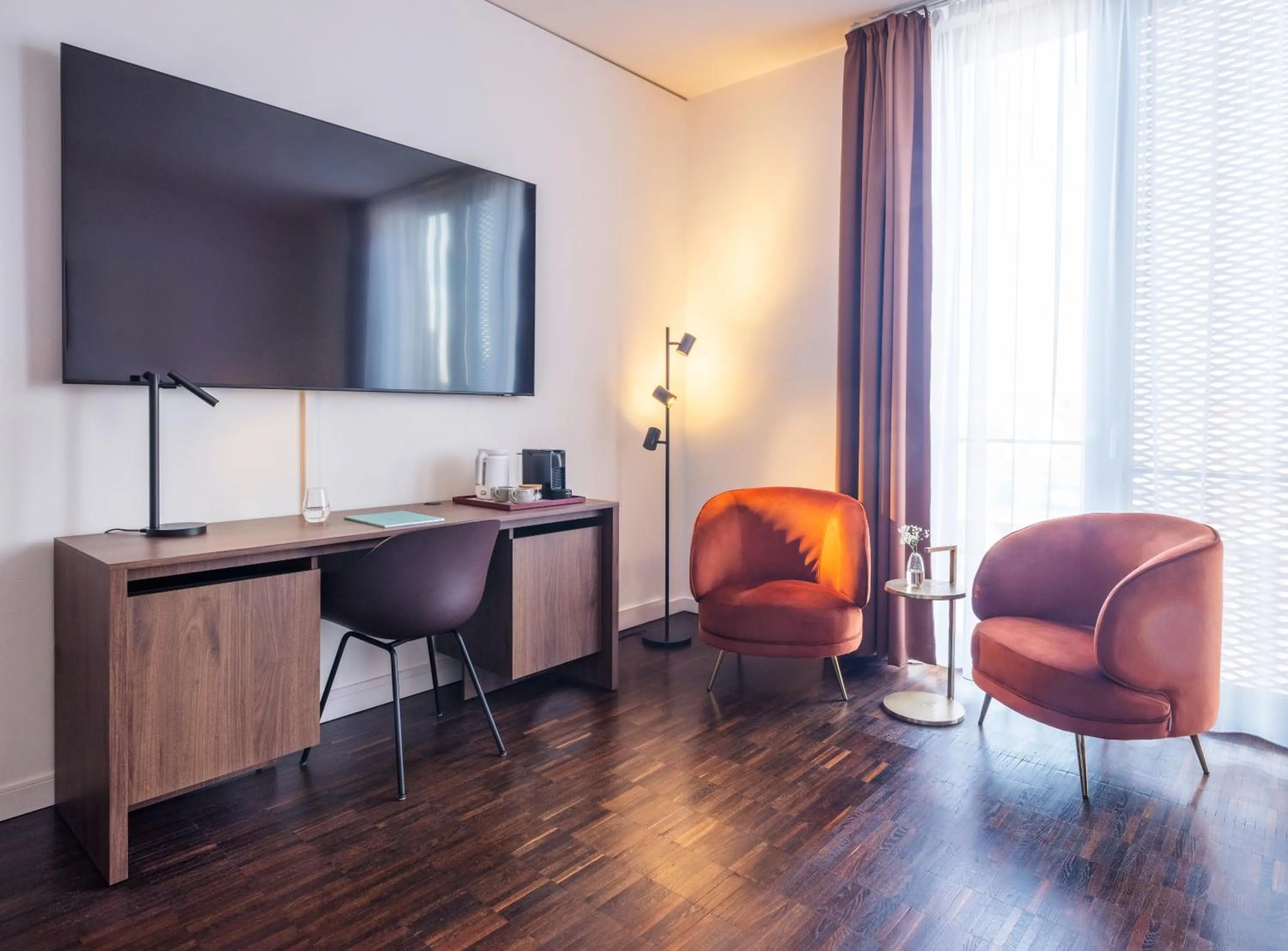 TV and multimedia in Numa Berlin Weinmeister