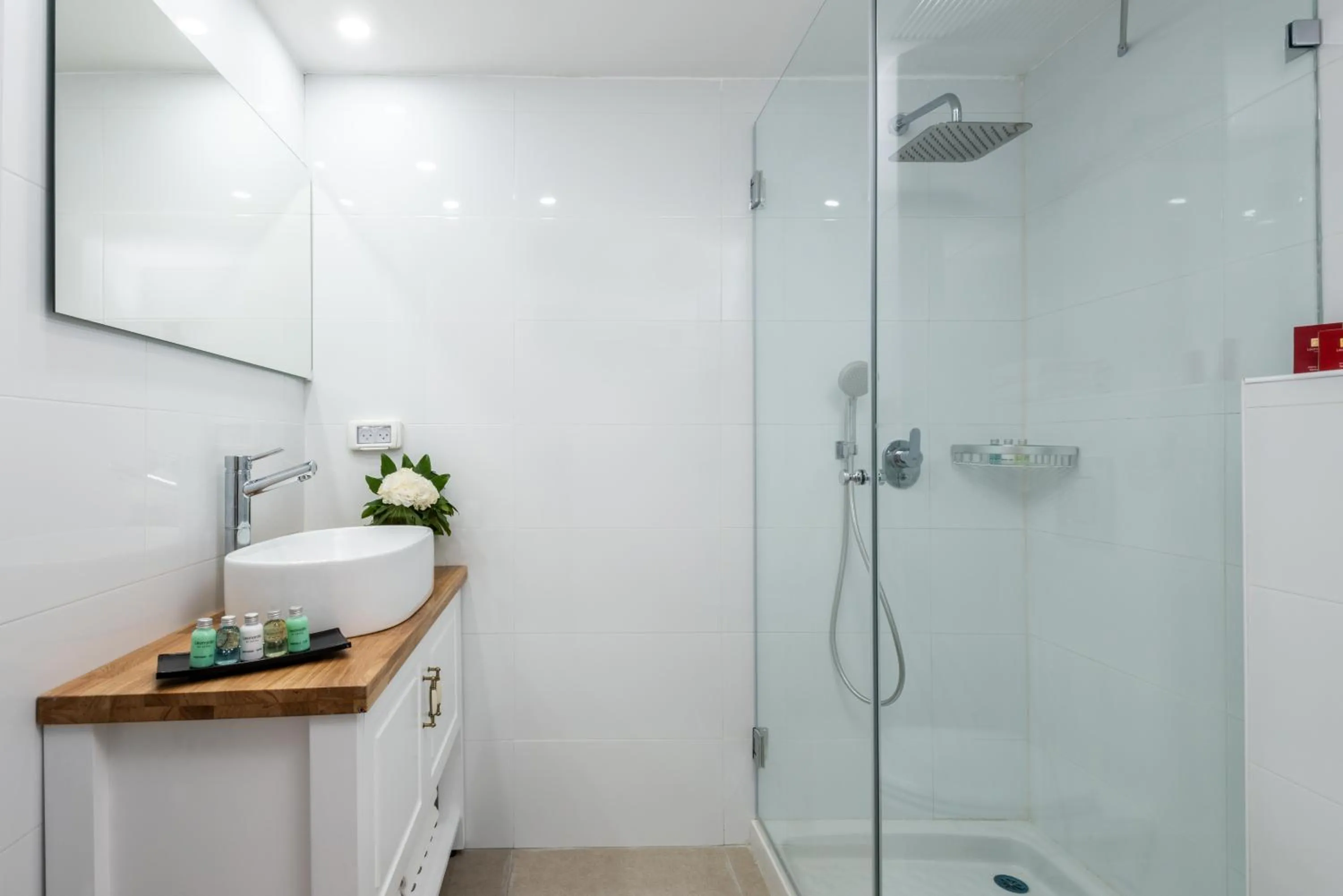 Bathroom in Leonardo Beach Tel Aviv