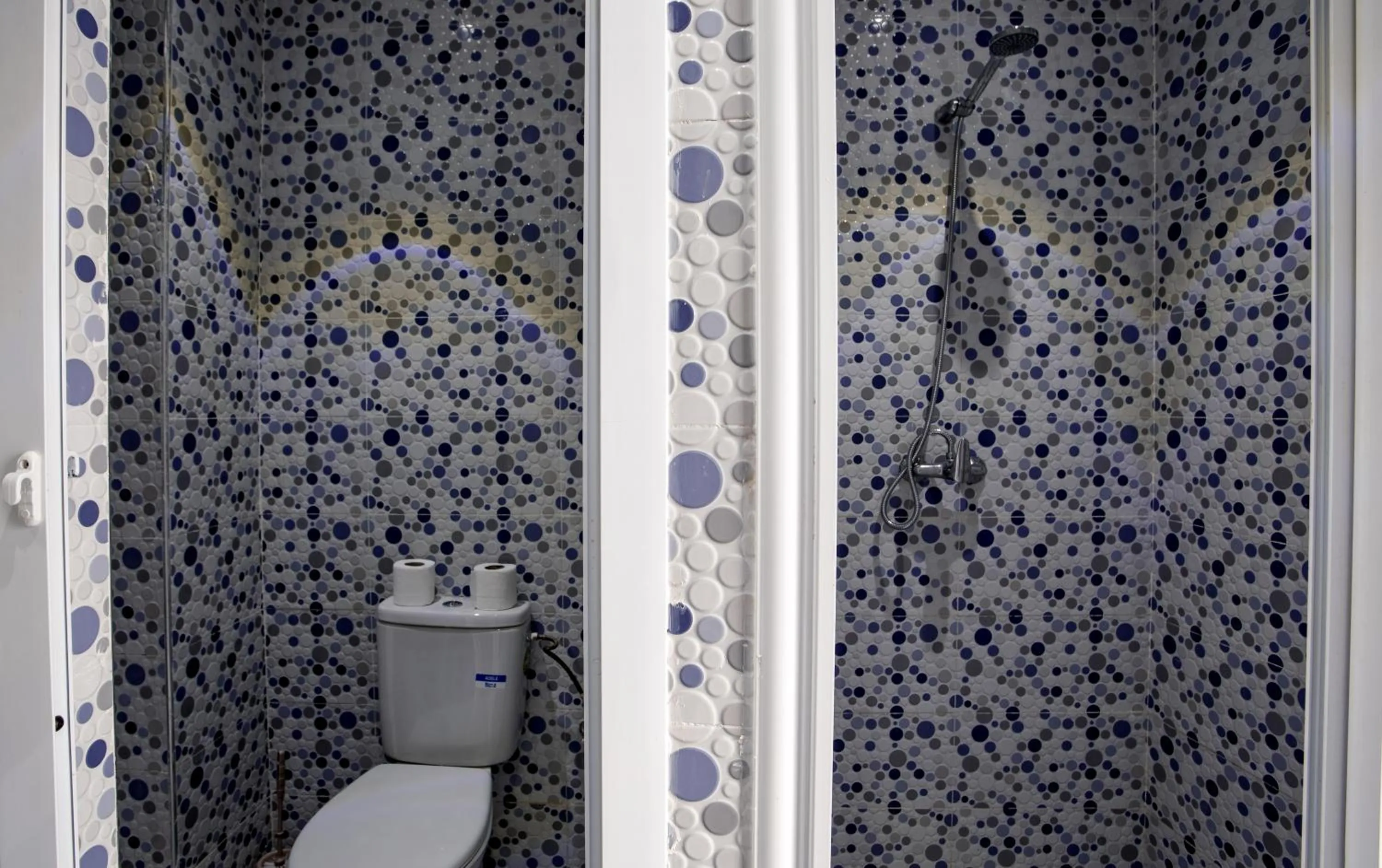 Shower in Hostel Amour d'auberge