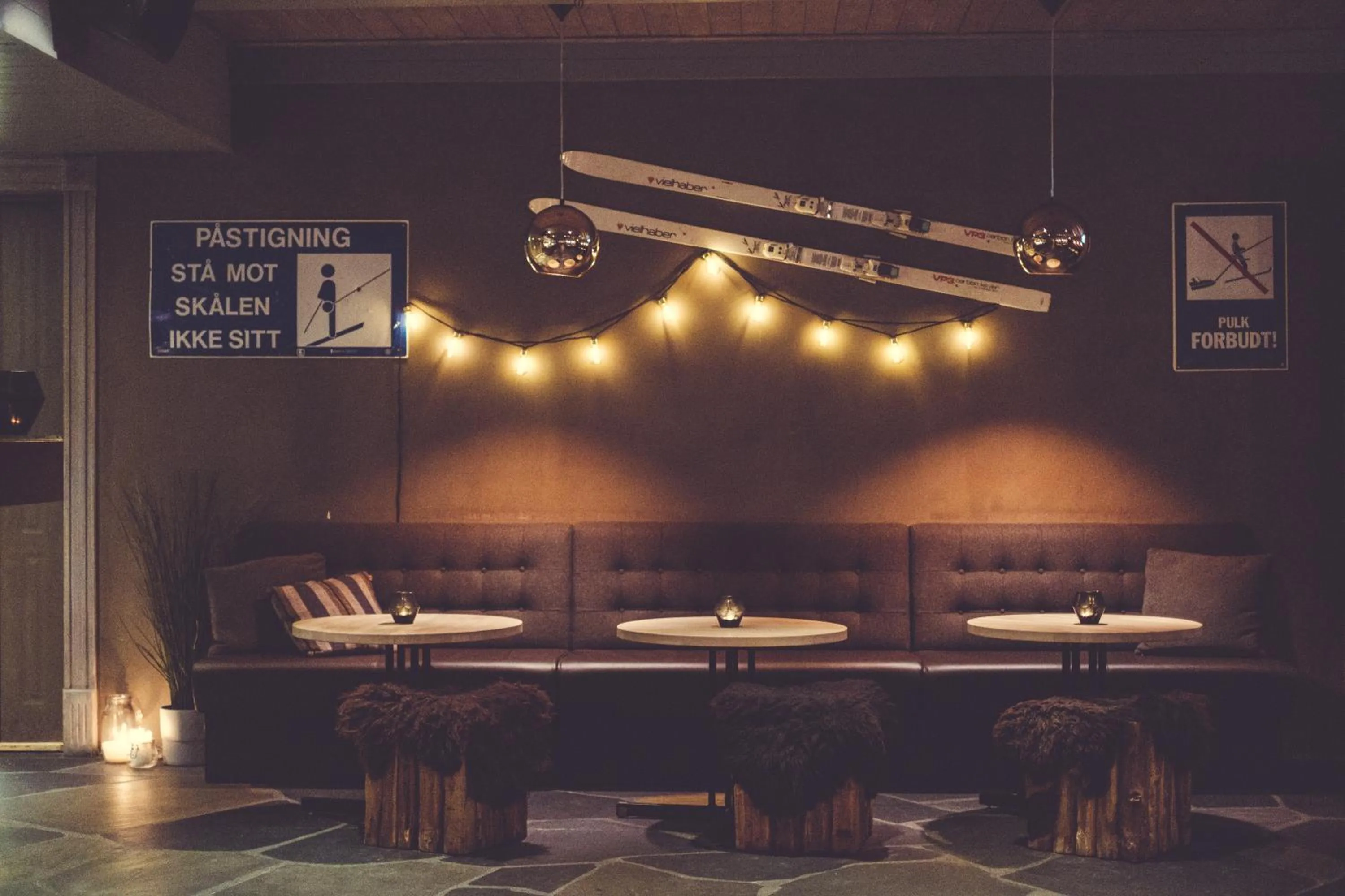 Lounge or bar in Gudbrandsgard Hotel