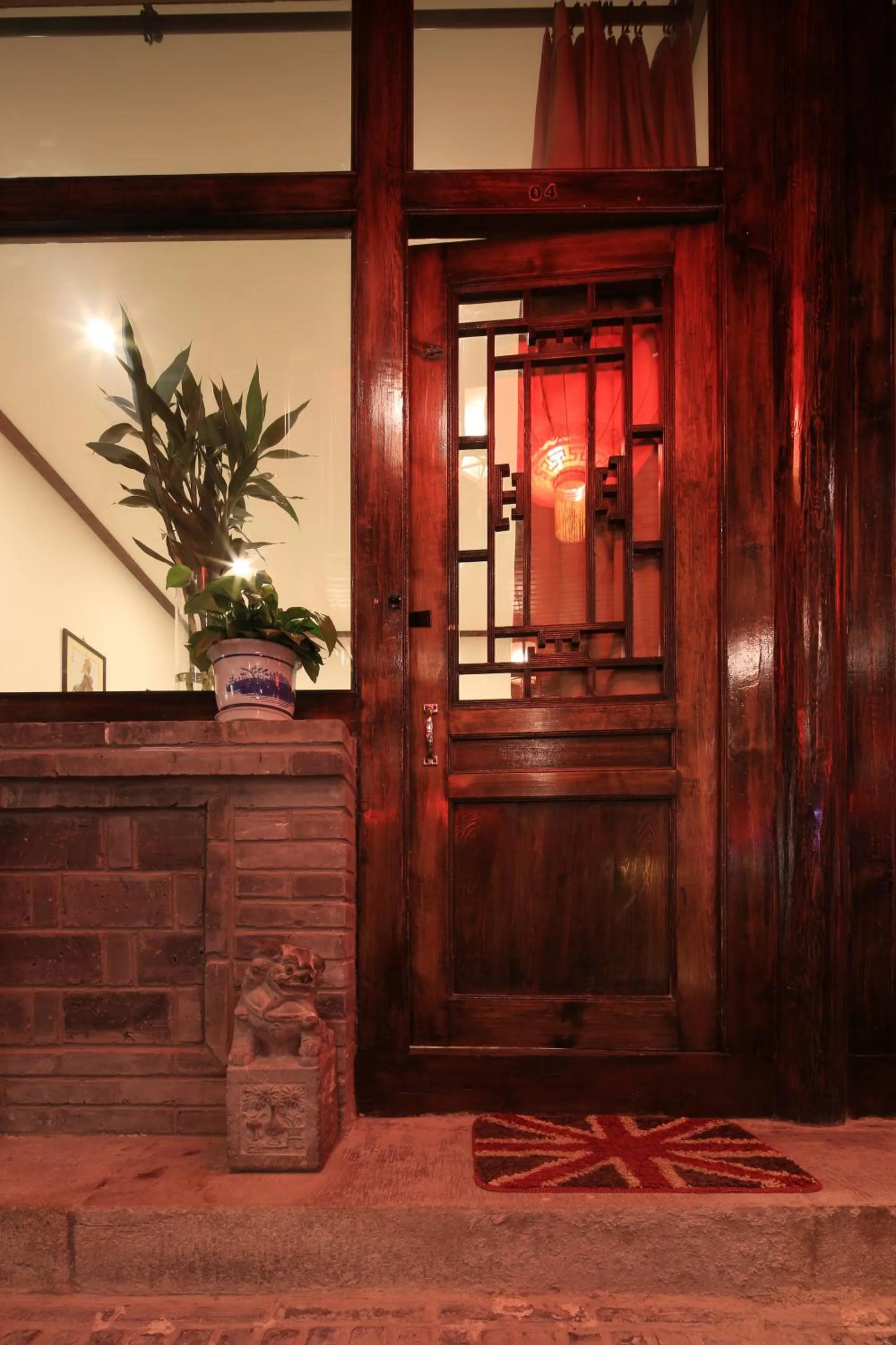 Decorative detail in The Great Wall Courtyard Hostel