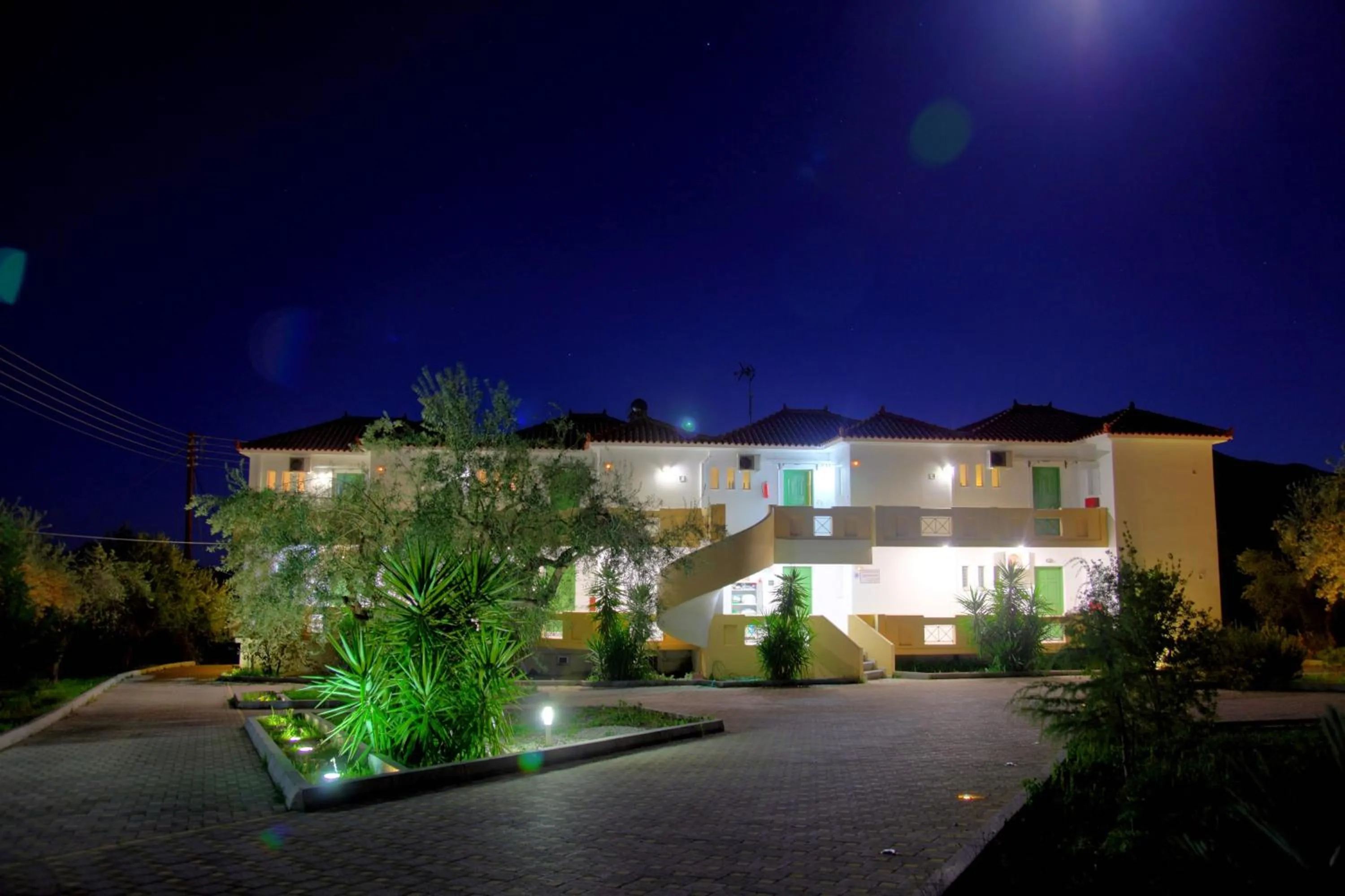 Facade/entrance in Elaionas