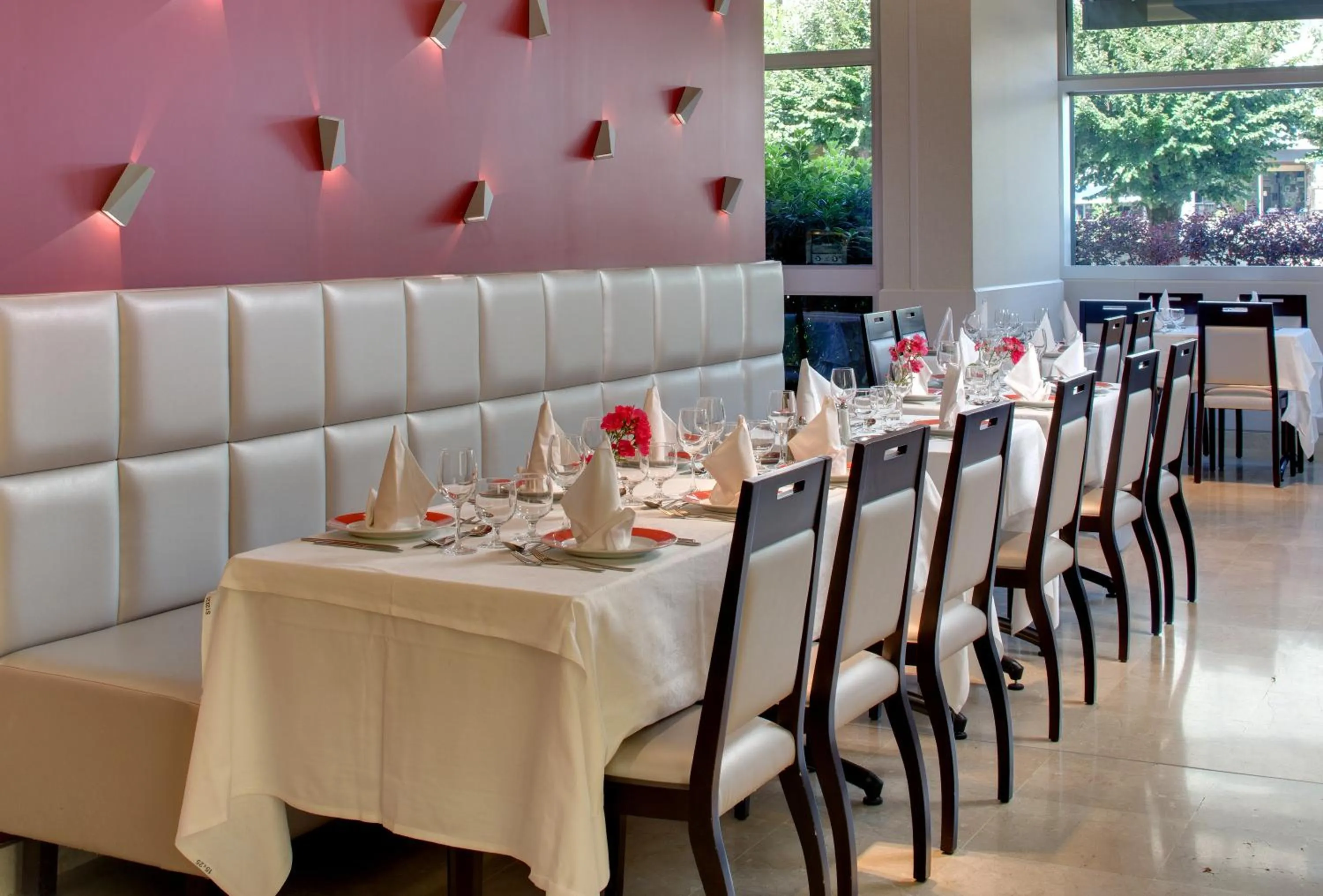 Restaurant/places to eat in Hôtel Alba