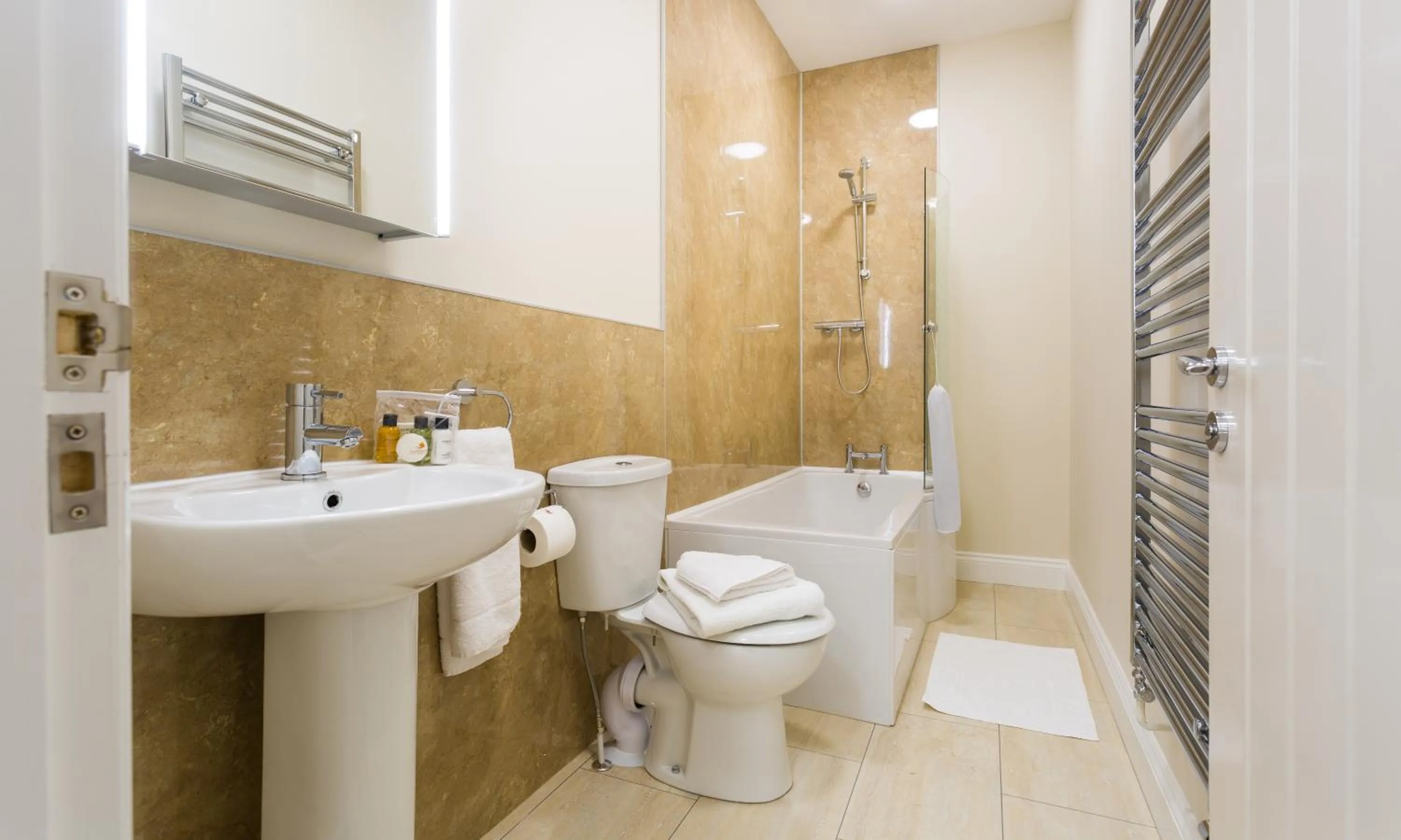 Shower in Waterfoot Park