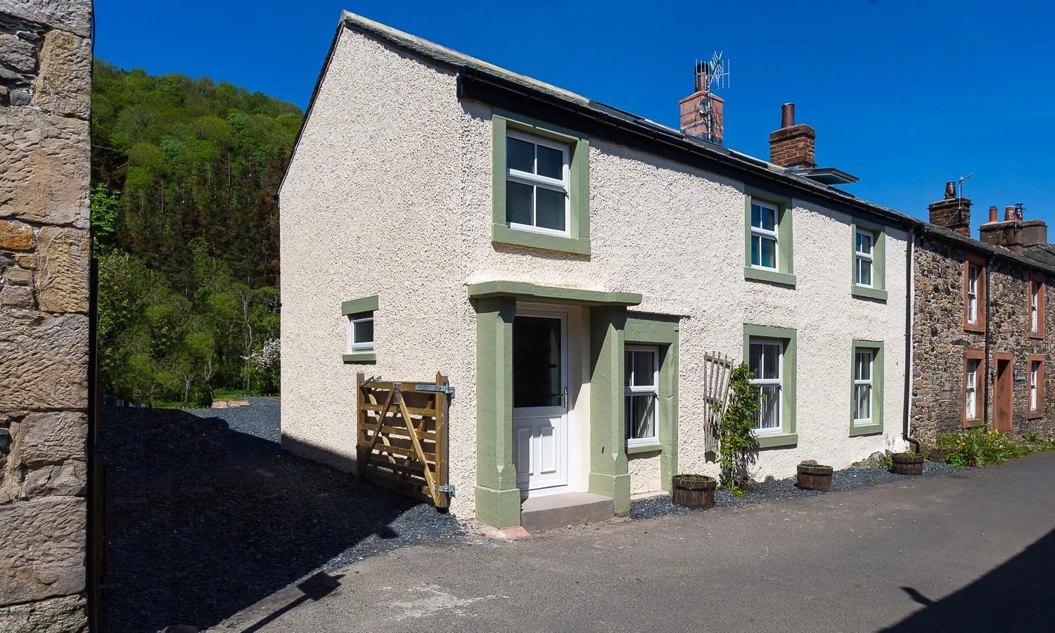 Facade/entrance in Waterfoot Park