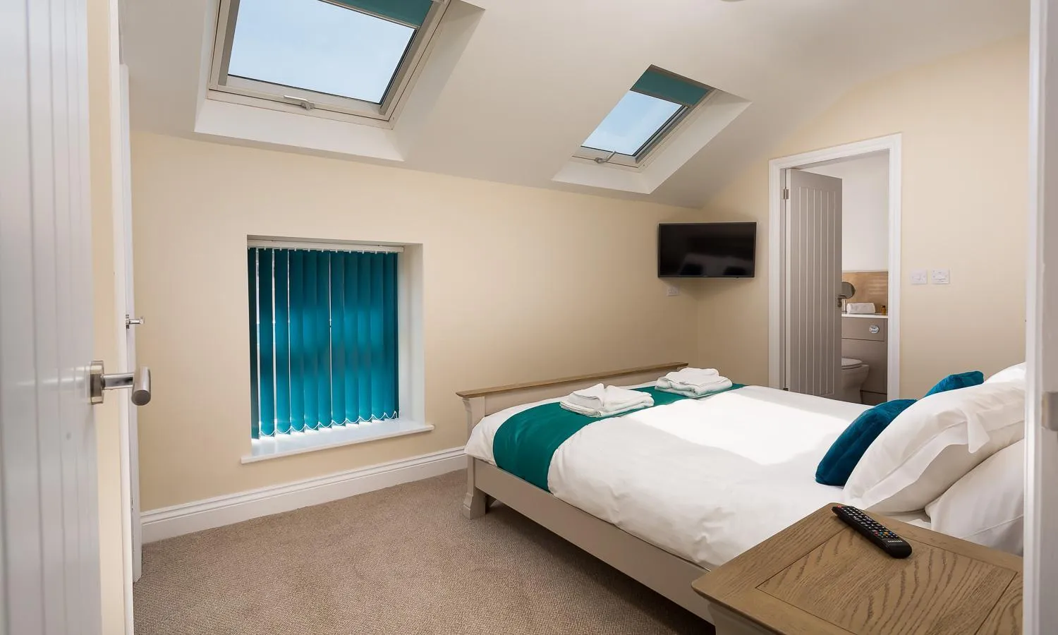 Bedroom, Bed in Waterfoot Park