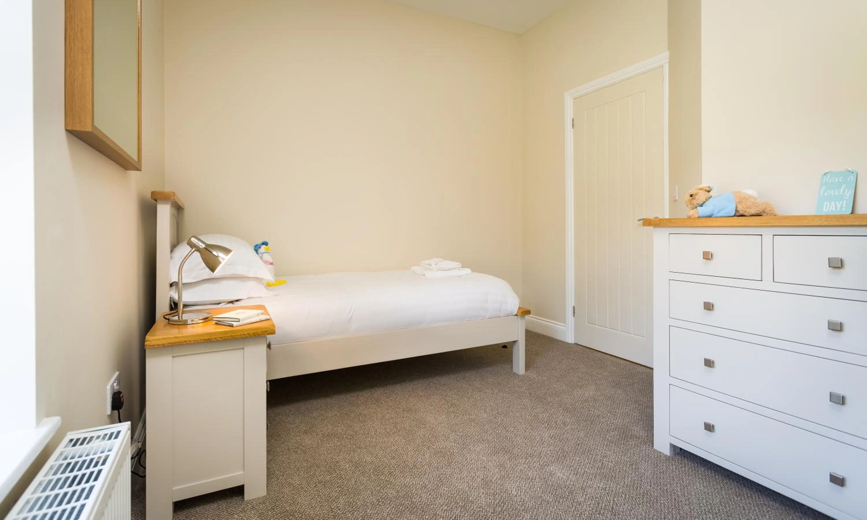 Bedroom, Bed in Waterfoot Park