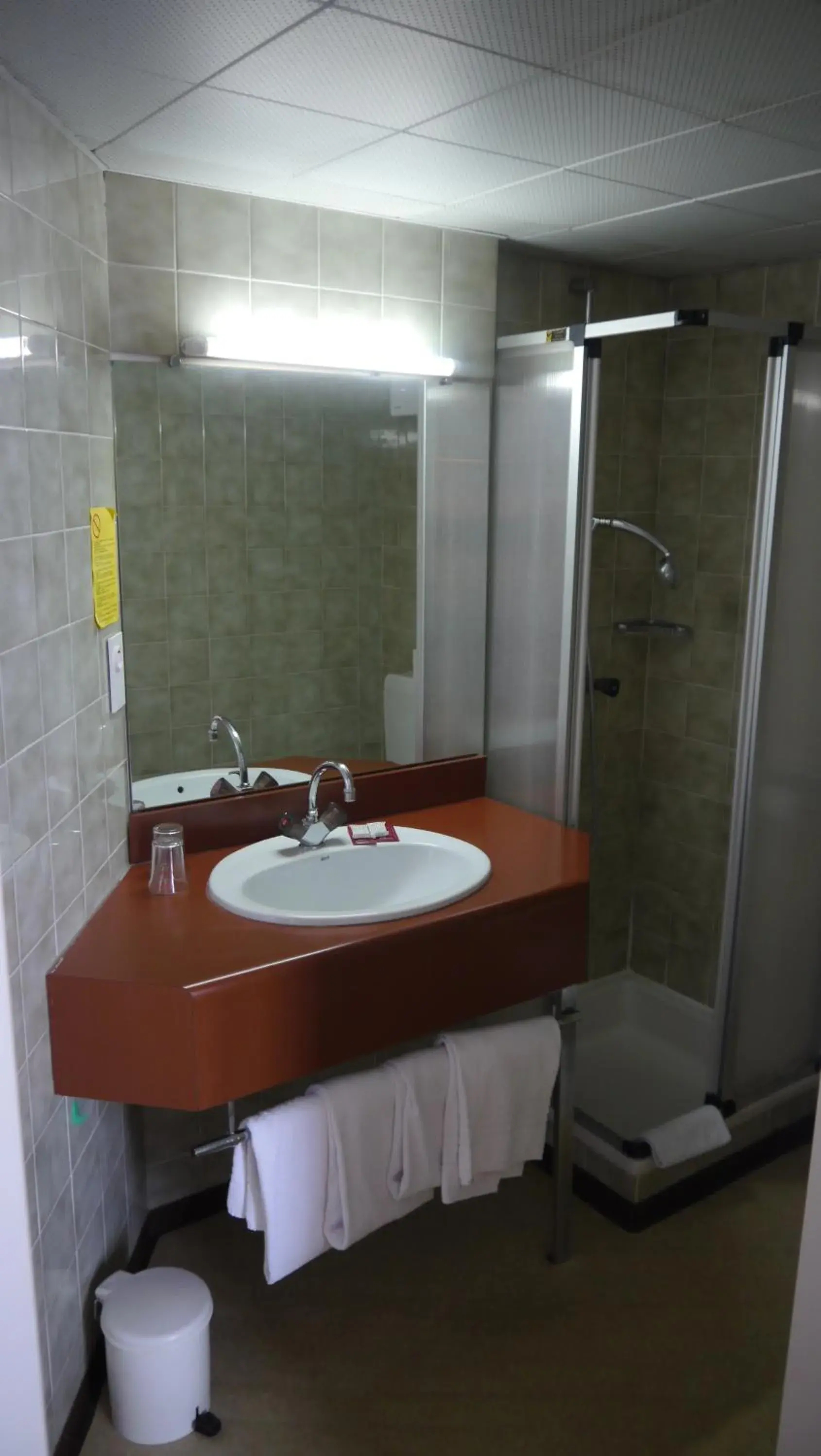 Twin Room in Hôtel Royal Twin Room in Hôtel Royal