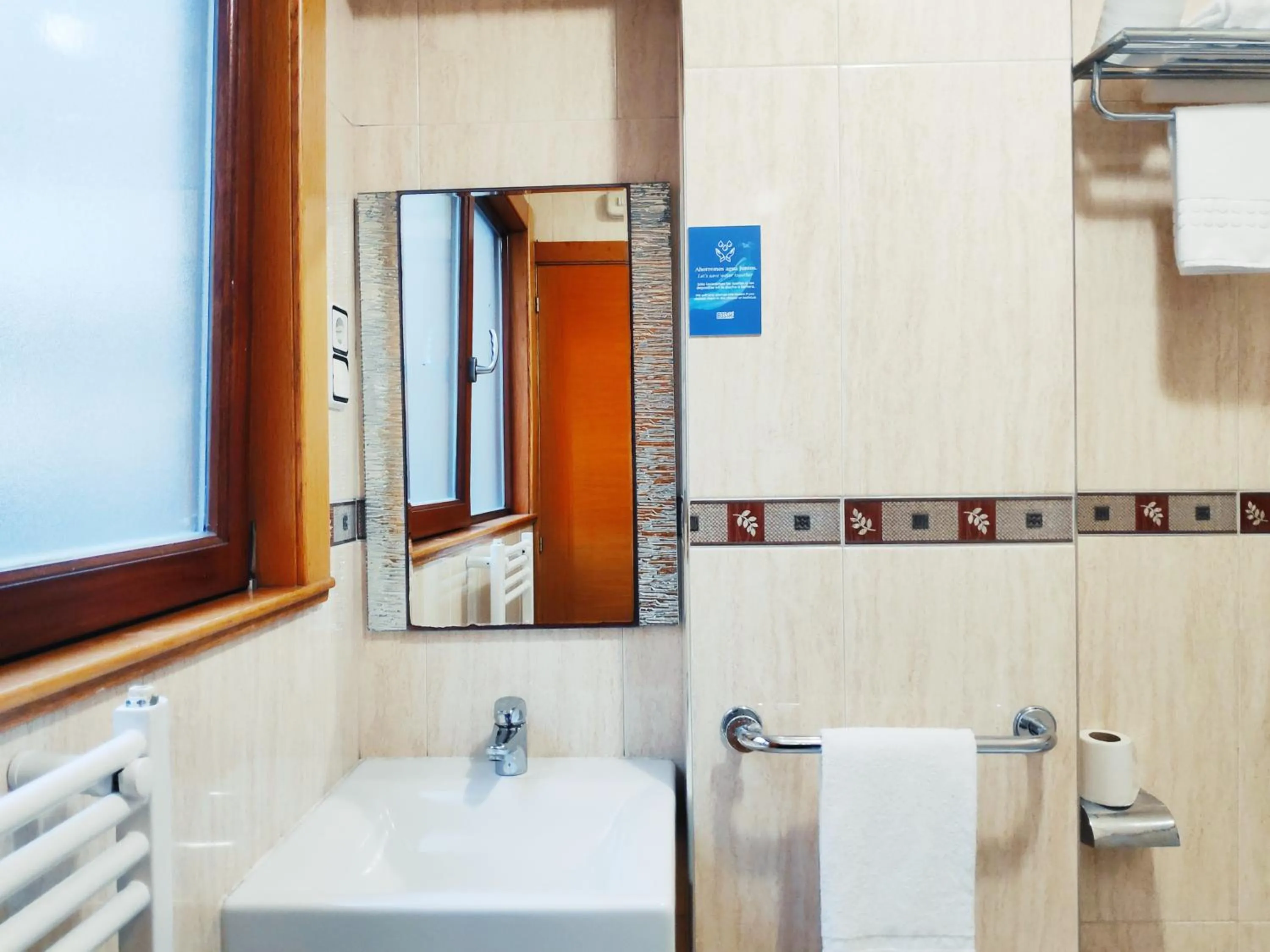 Shower in Hotel Santa Catalina by Bossh Hotels!