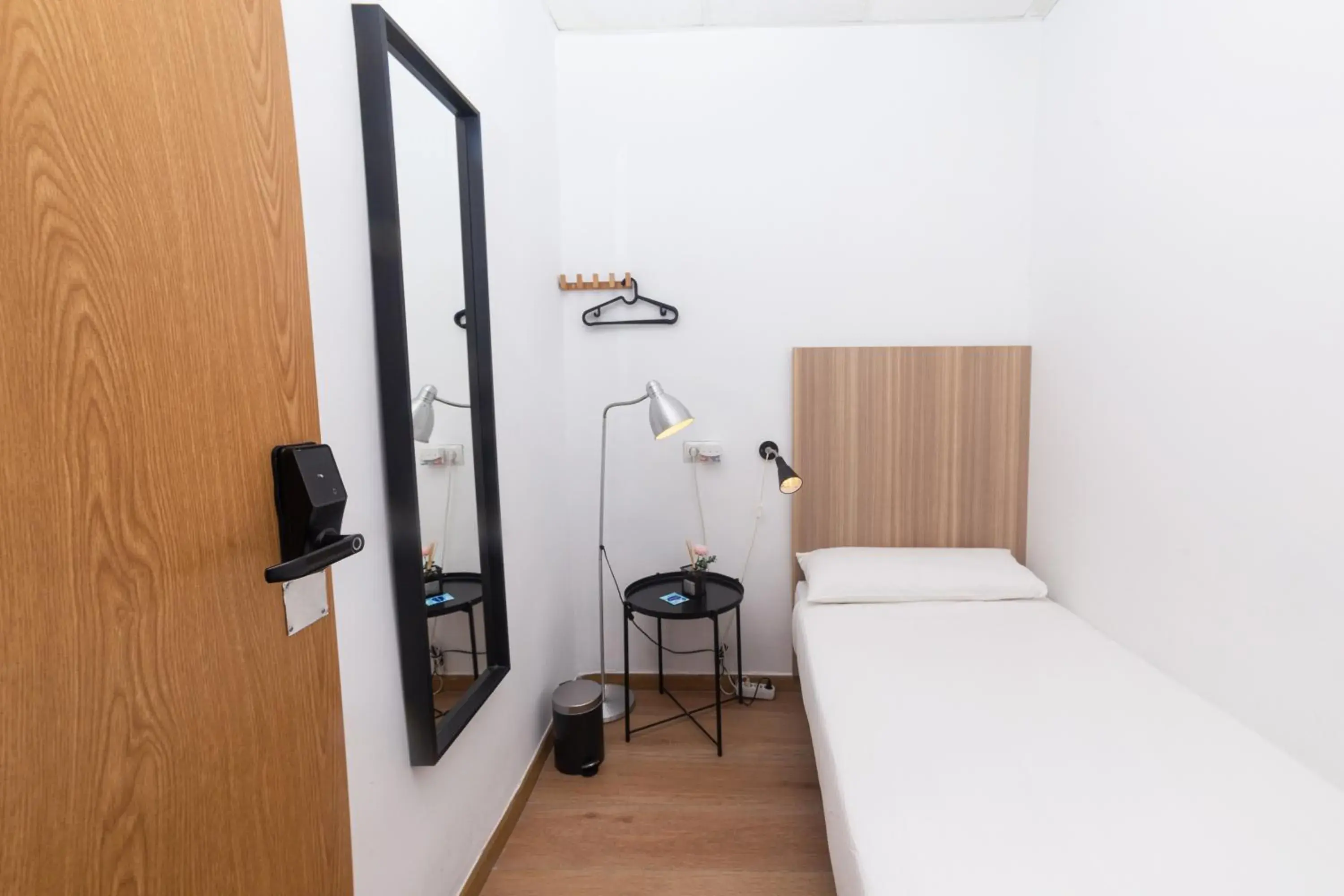 Single Room in Hostal Siesta & Go Nuevos Ministerios Single Room in Hostal Siesta & Go Nuevos Ministerios