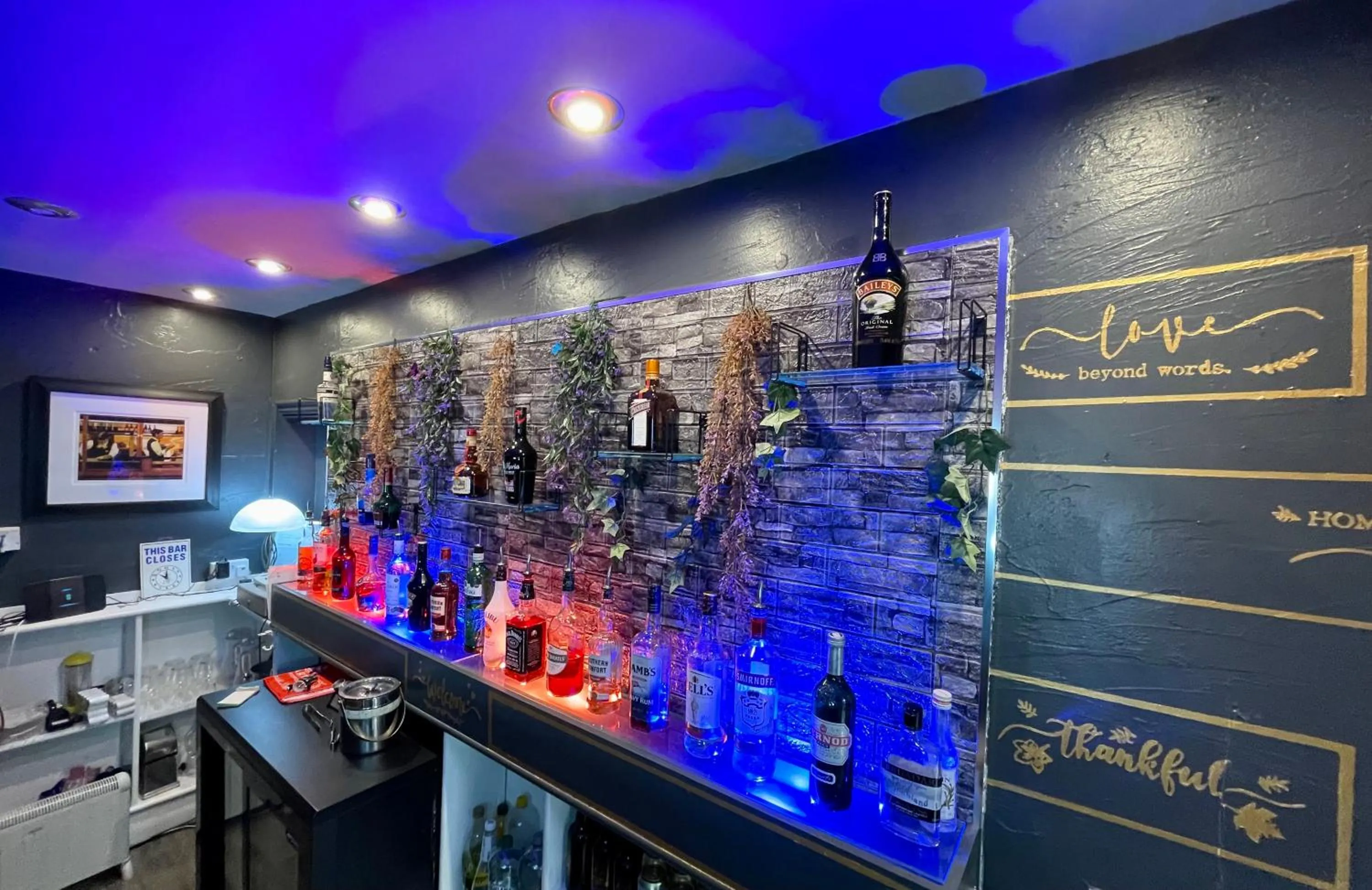 Lounge or bar in Windsor Park Hotel