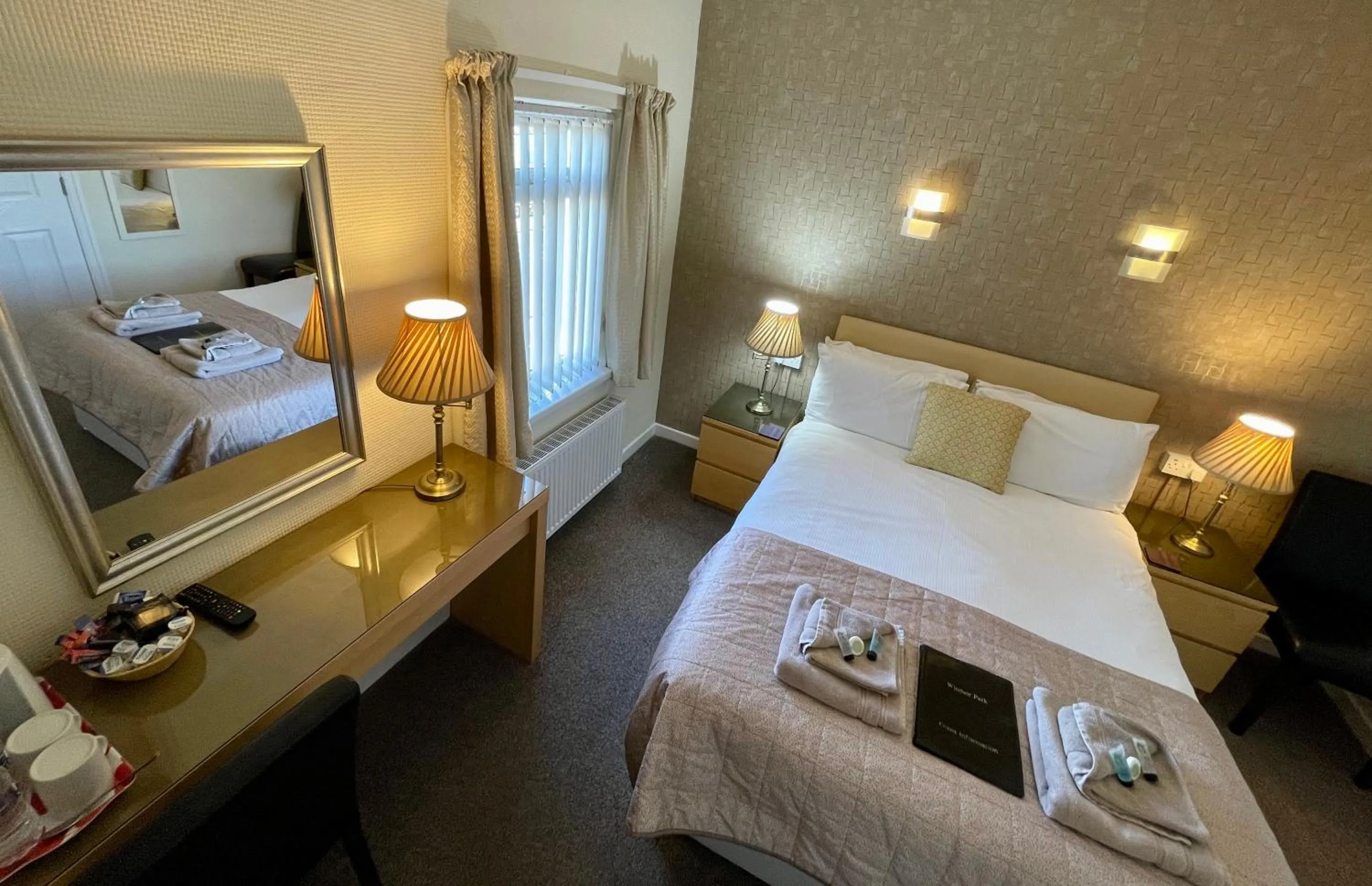 Photo of the whole room, Bed in Windsor Park Hotel