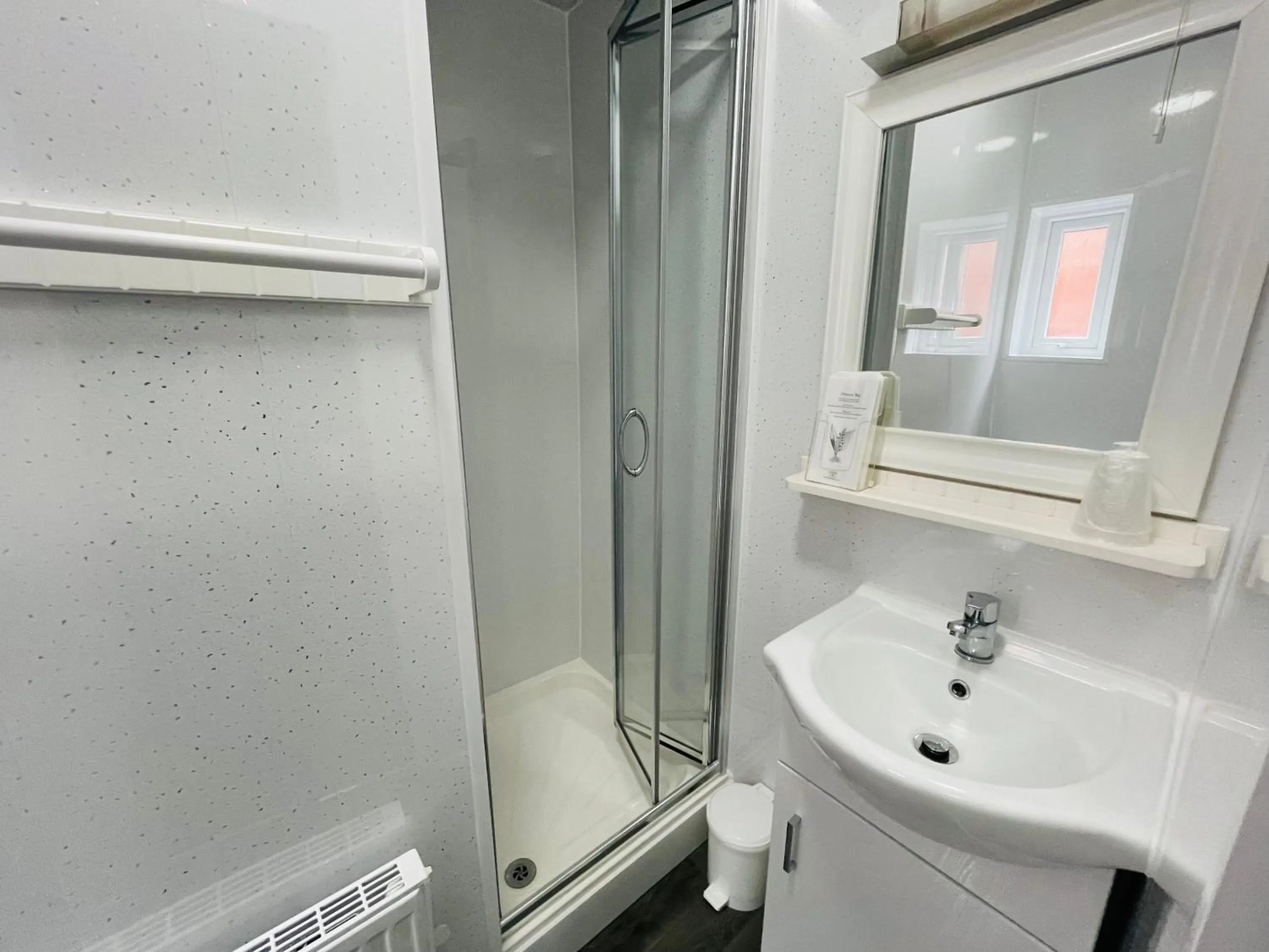 Shower in Windsor Park Hotel