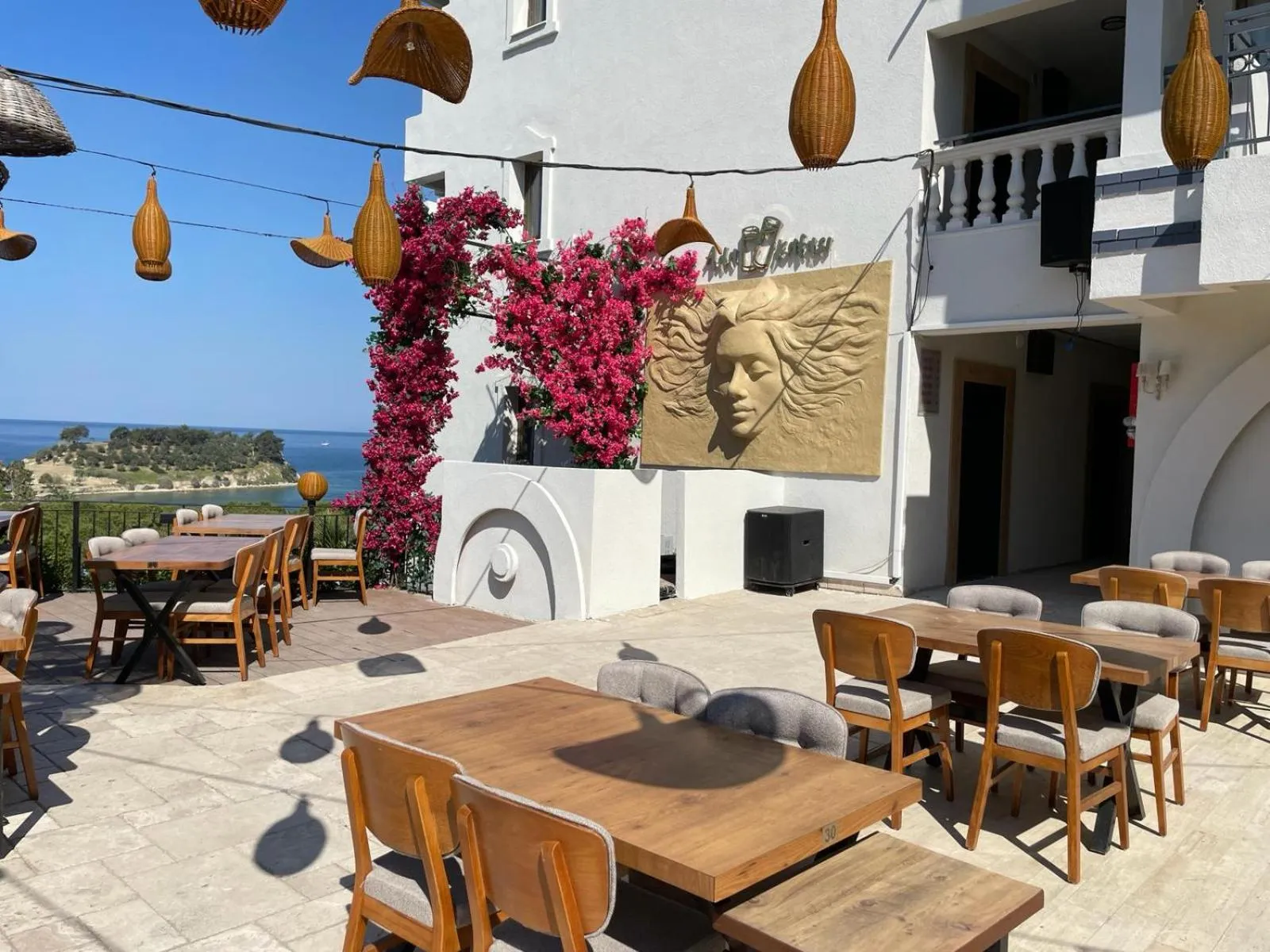 Evening entertainment in Hotel Carina