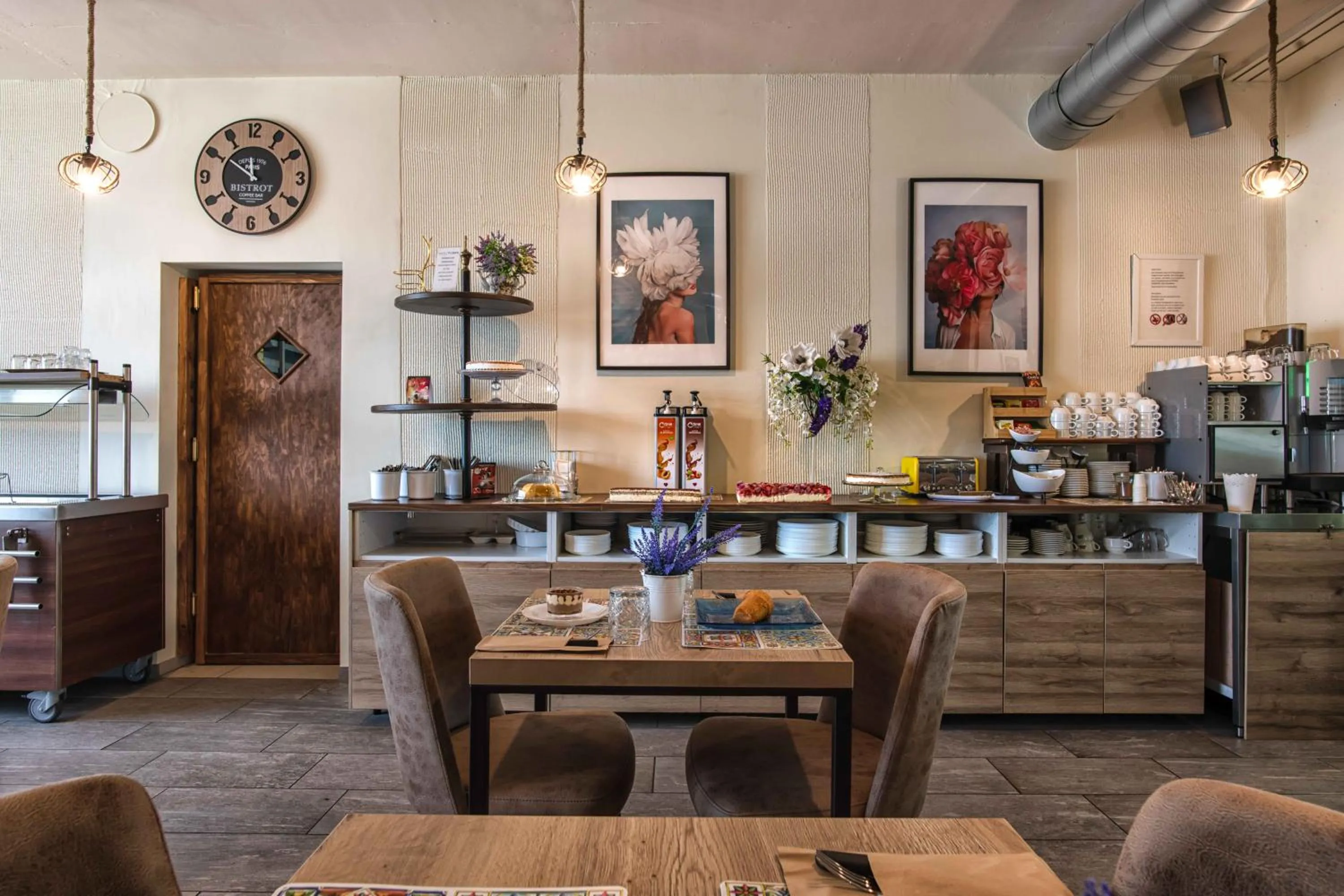 Restaurant/places to eat in Hotel Residence Loren - contact & contactless check-in