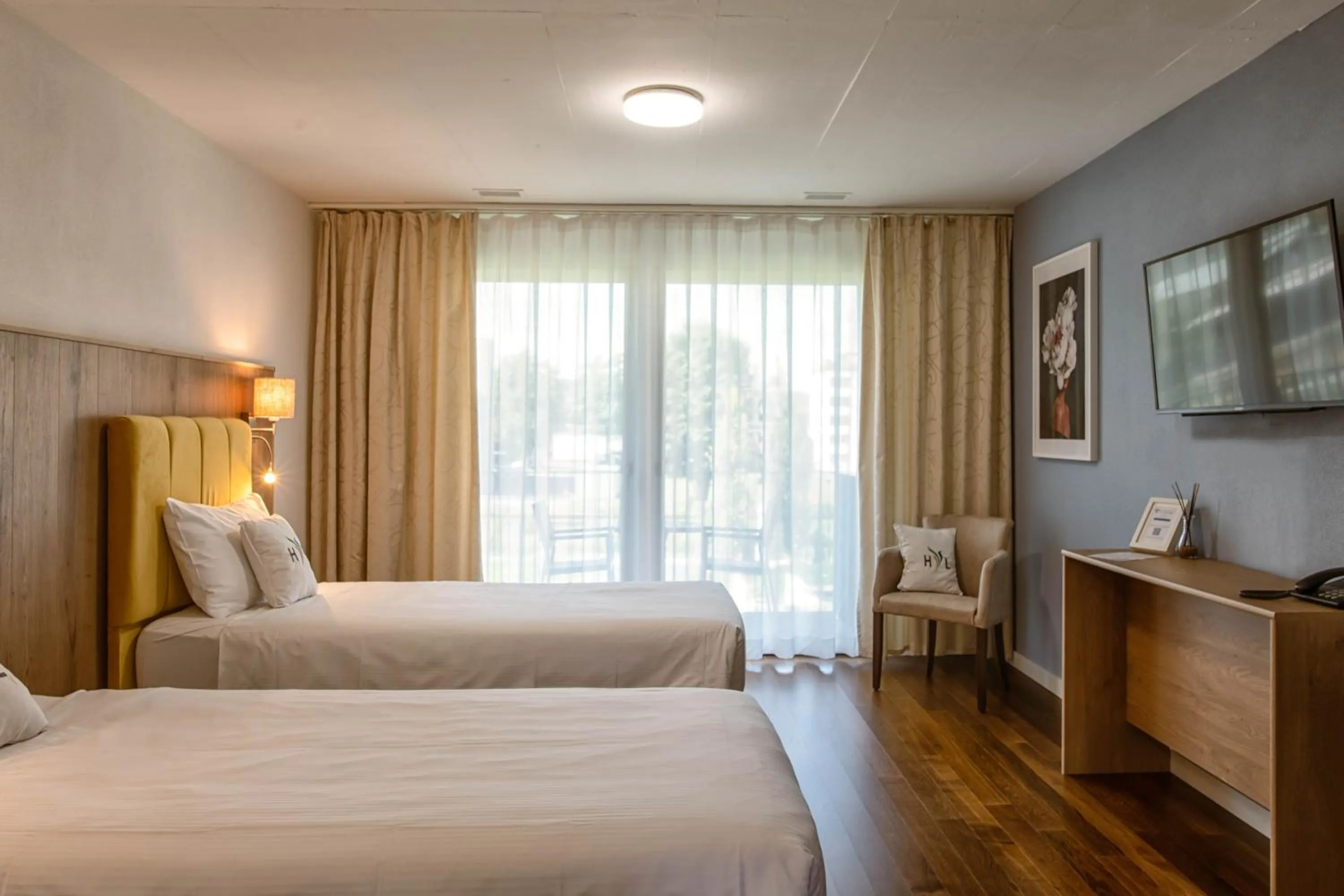 TV and multimedia, Bed in Hotel Residence Loren - contact & contactless check-in