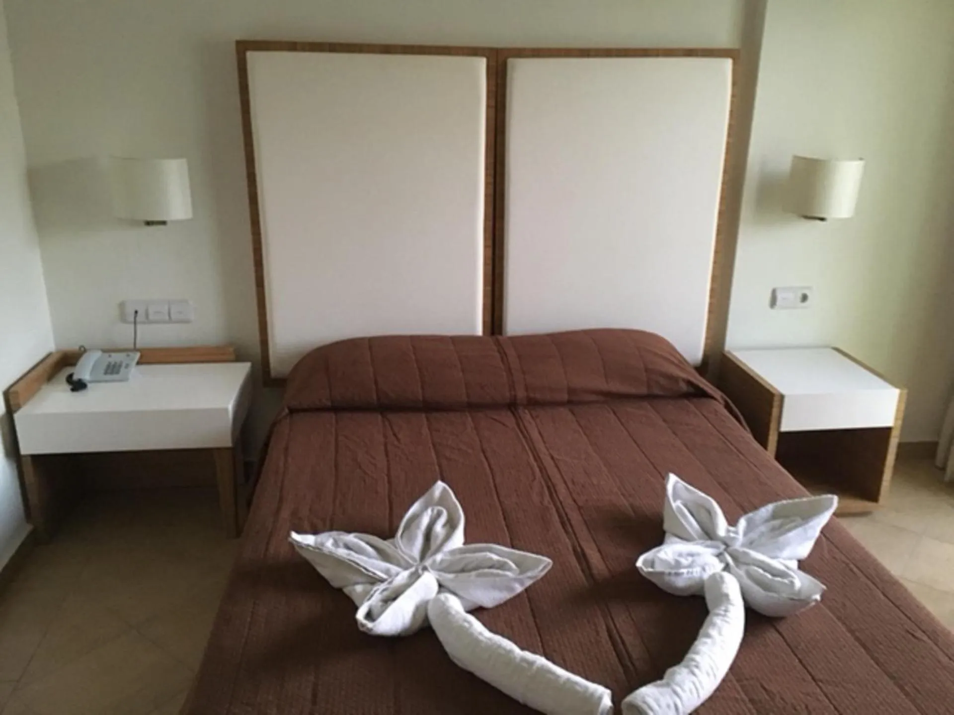 Decorative detail, Bed in Sun Palace Hotel