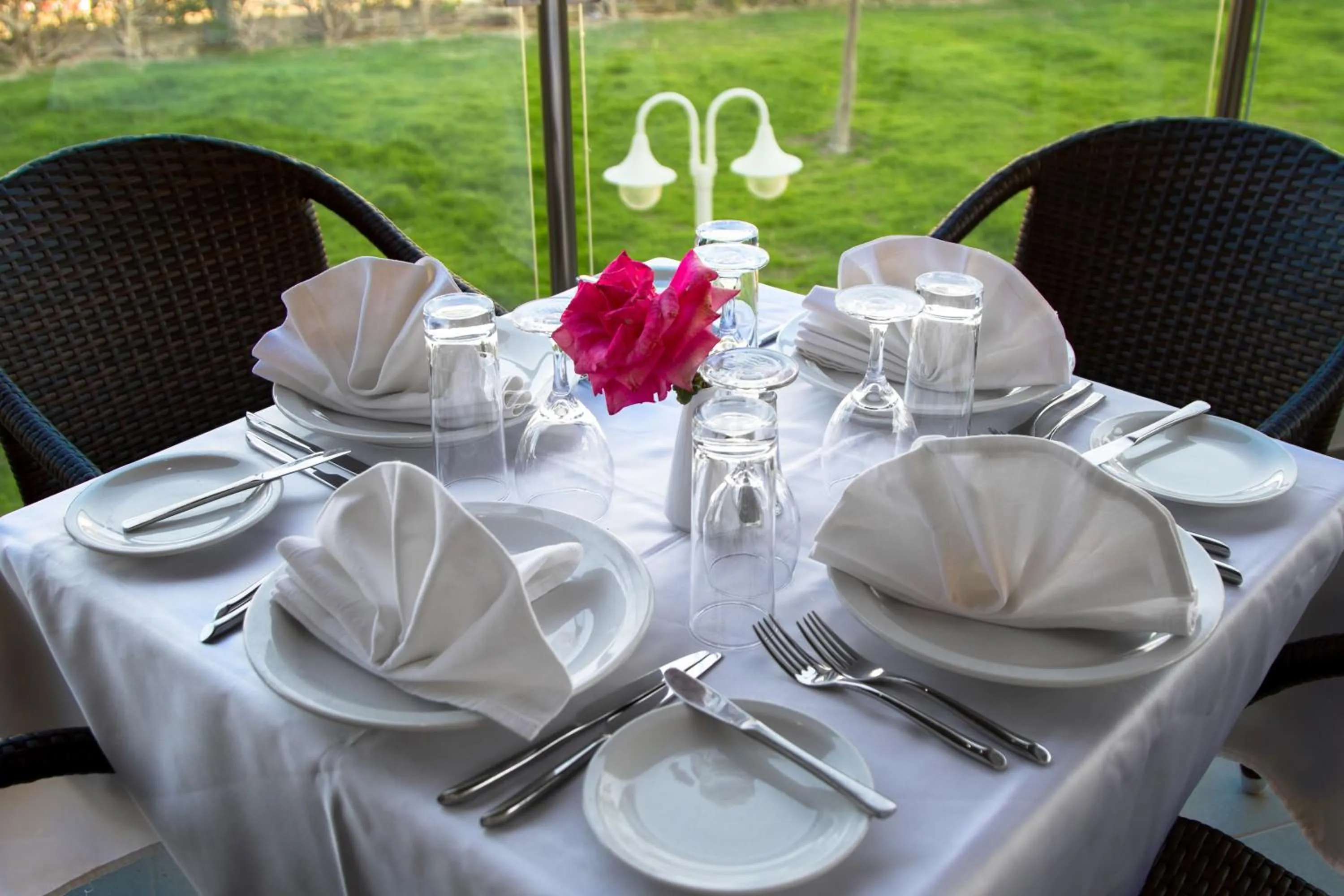 Restaurant/places to eat in Sun Palace Hotel