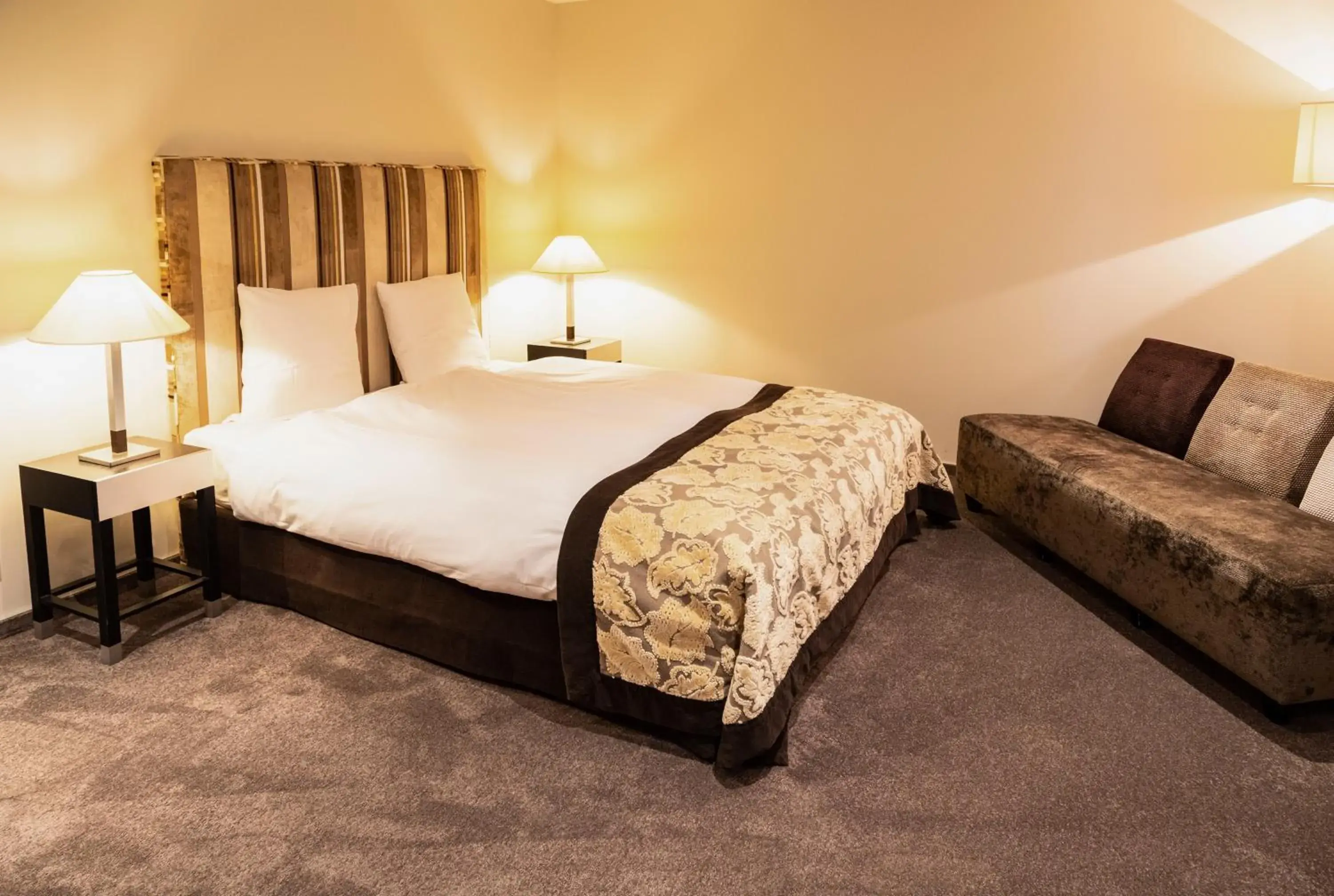 Executive Double Room with Spa Access in 6717 Nature Hôtel & Spa Le Clos des Délices Executive Double Room with Spa Access in 6717 Nature Hôtel & Spa Le Clos des Délices