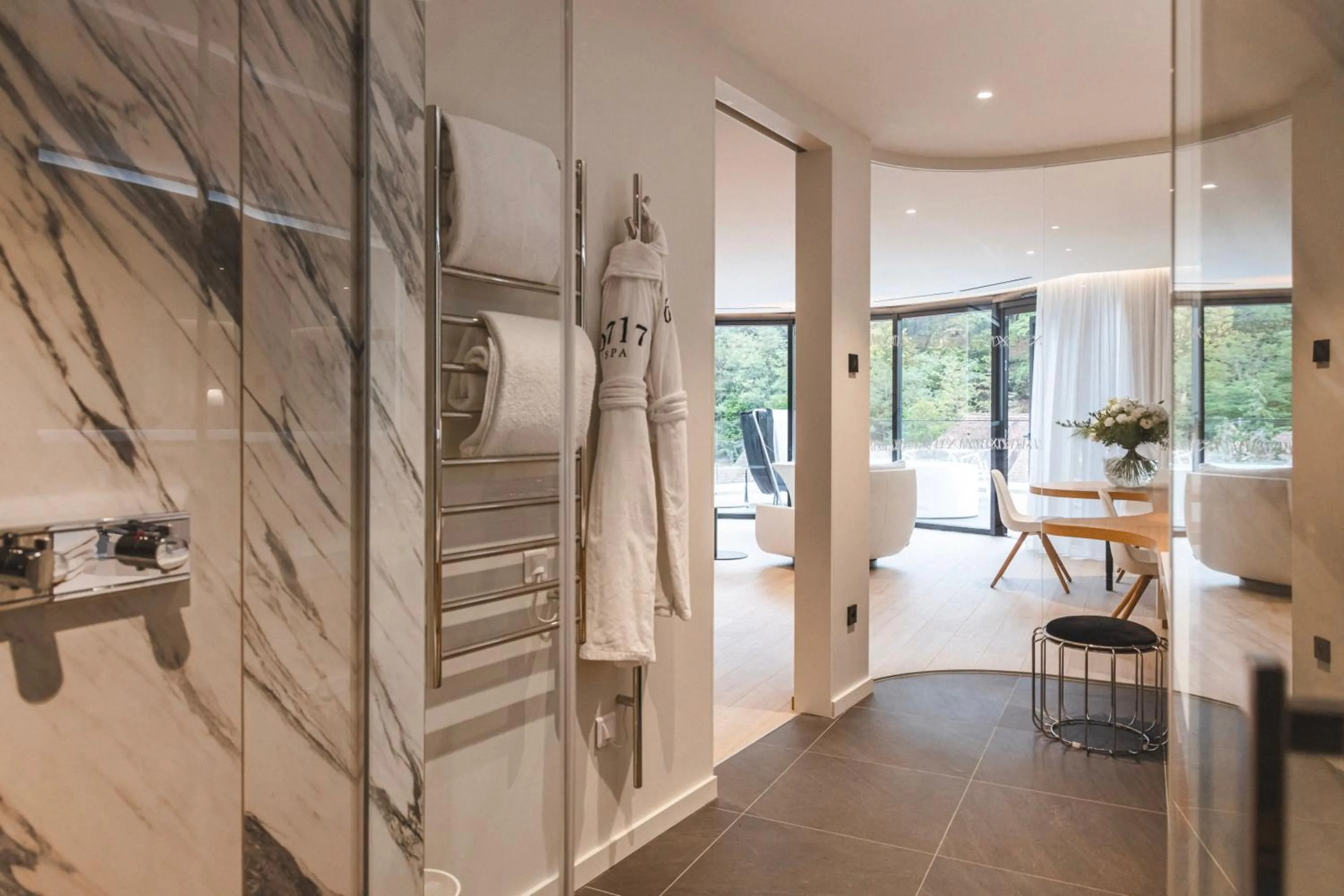 Shower in 6717 Nature Hôtel & Spa Le Clos des Délices