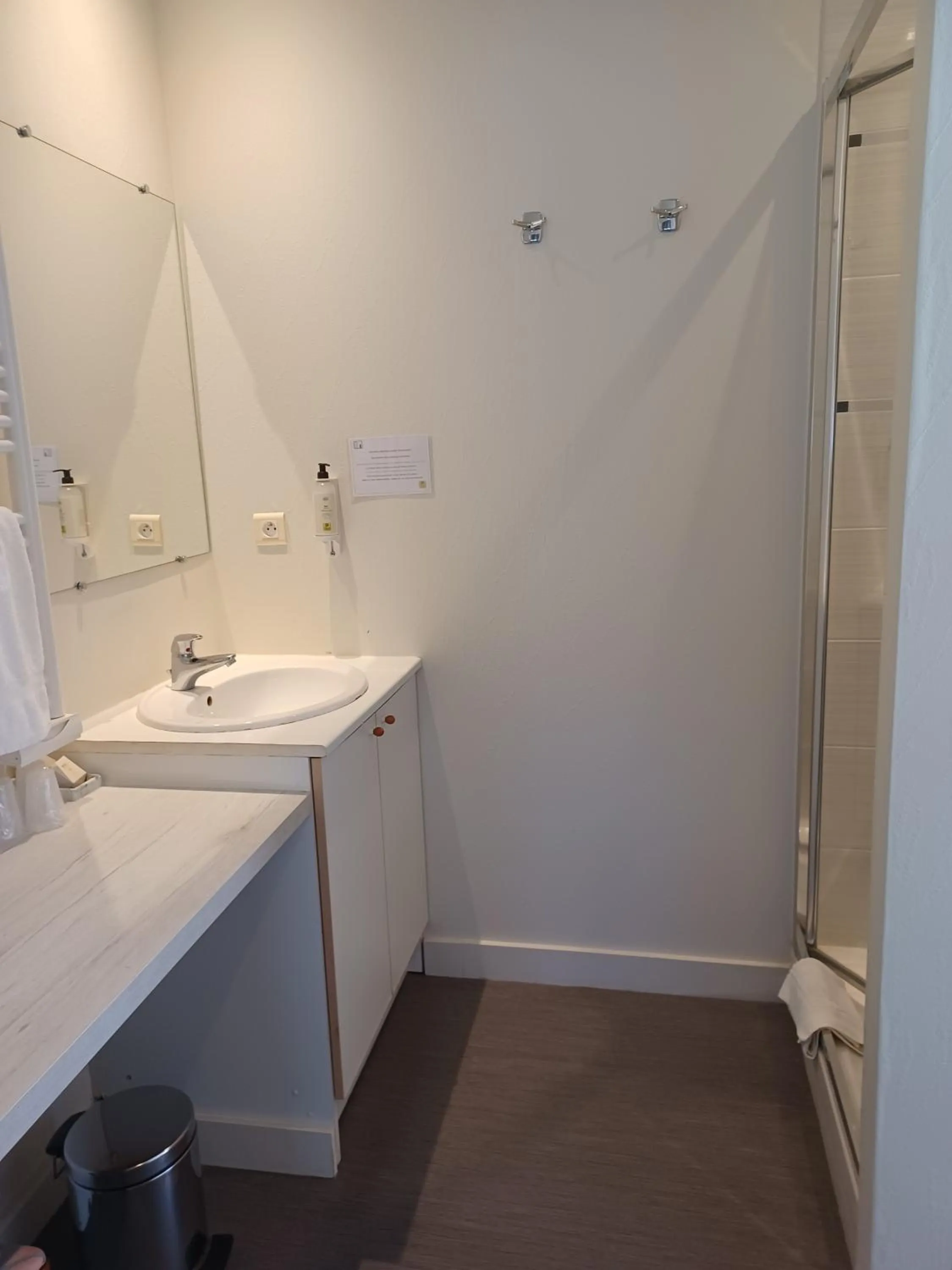 Bathroom in Logis Hôtel Restaurant Bellevue Annecy